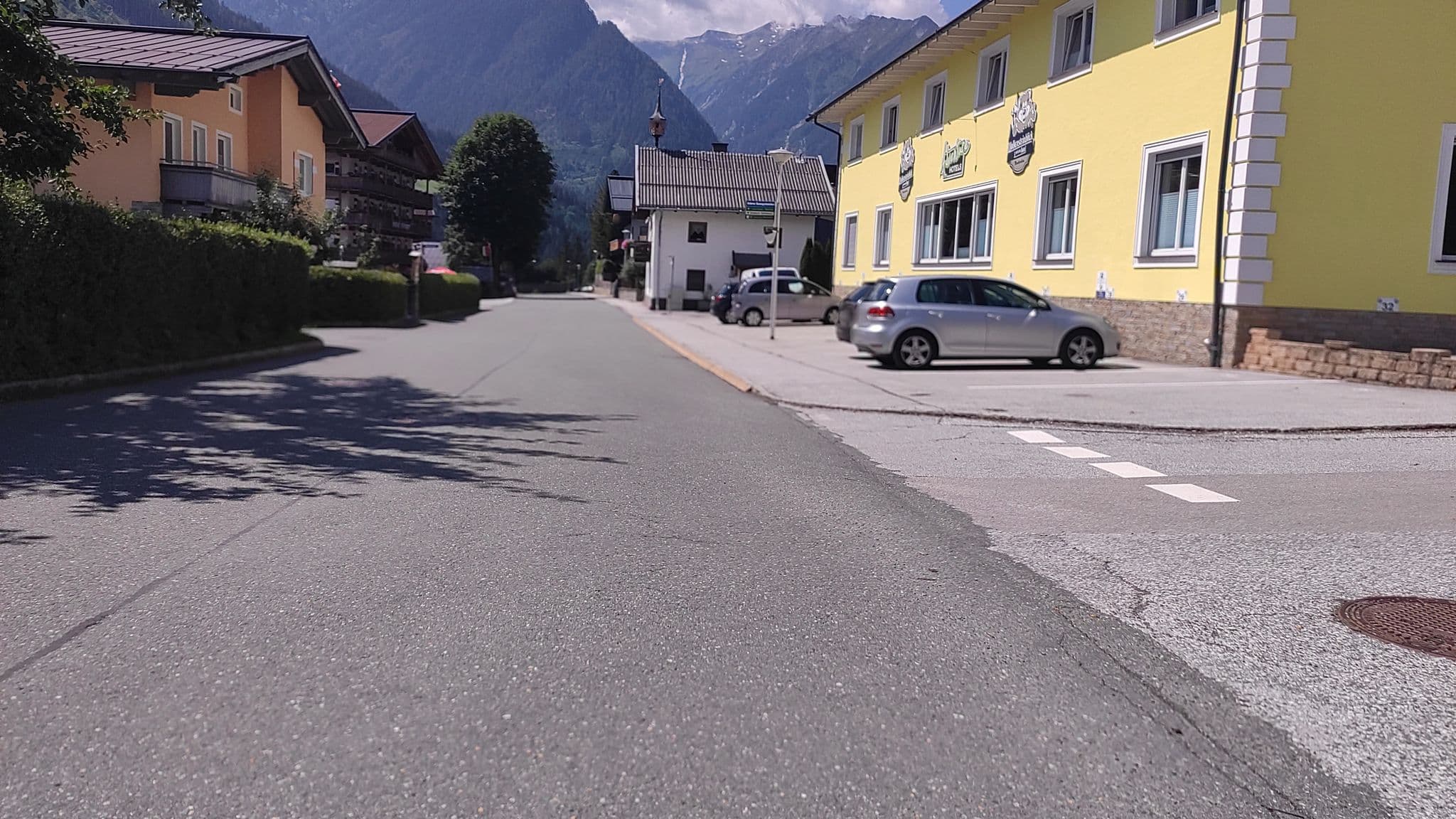 Street view near Apartments Röck, Neukirchen am Großvenediger — © consens_verkehrsplanung (CC BY-SA · Mapillary)
