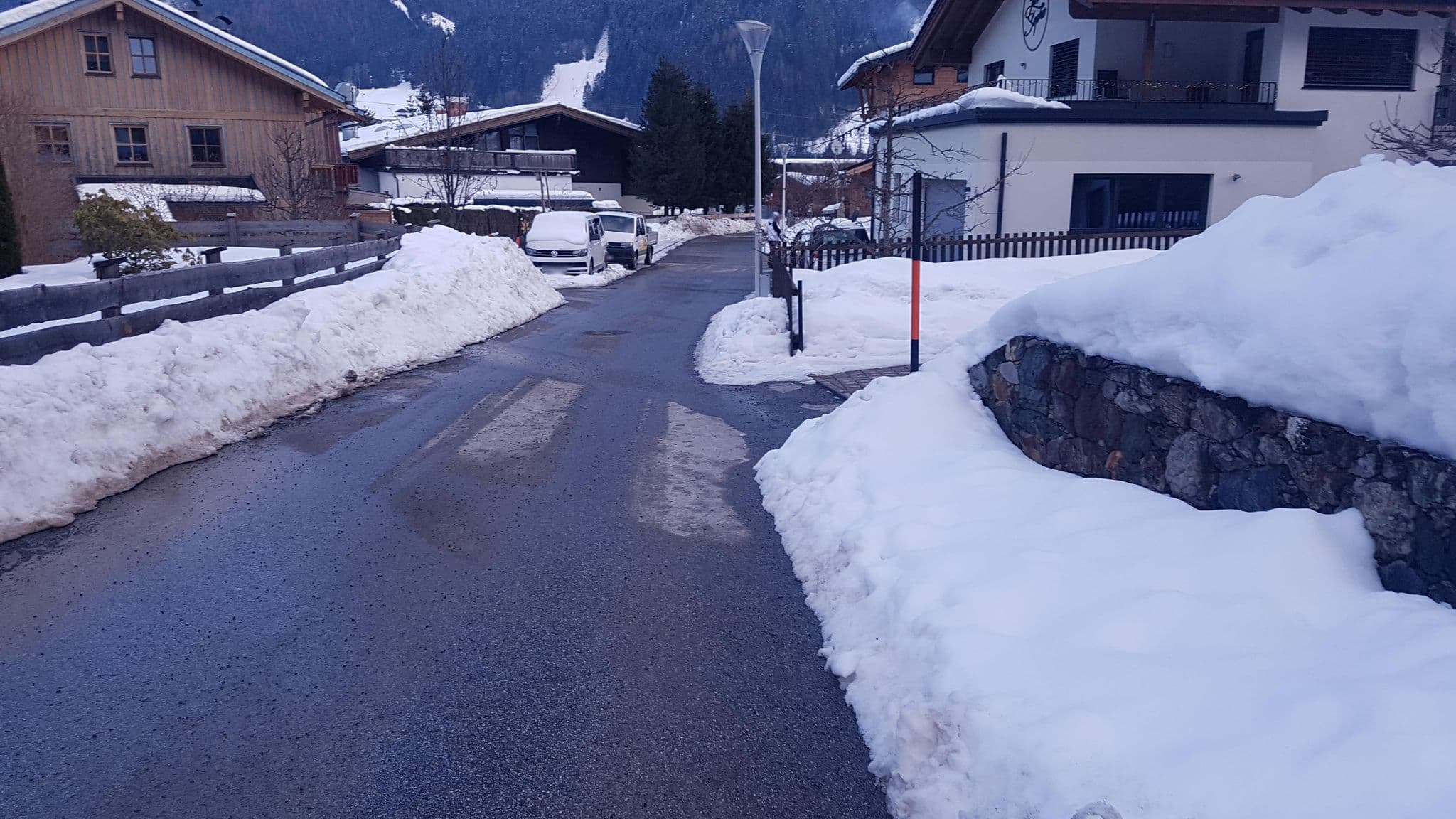 Street view near Gästehaus Brugger, Neukirchen am Großvenediger — © dsmm (CC BY-SA · Mapillary)