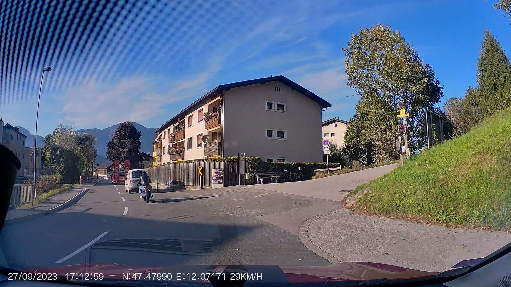 Street view near Café-Restaurant BERGHÄUSL, Wörgl — © AR88 (CC BY-SA · Mapillary)