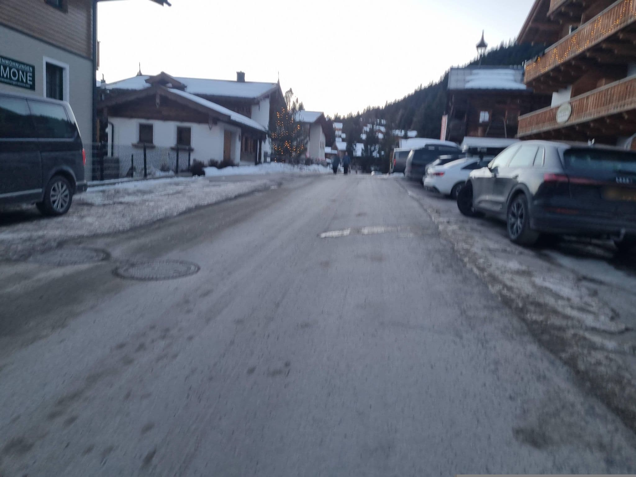 Street view near Ferienwohnungen Simone, Neukirchen am Großvenediger — © dsmm (CC BY-SA · Mapillary)