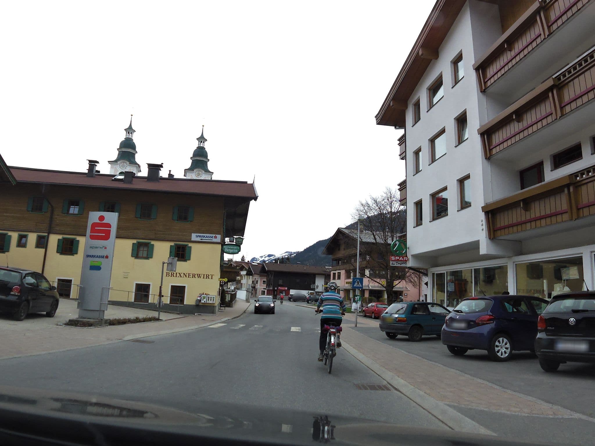 Street view near Apartementhaus Brixen, Brixen im Thale — © zoegglmeyr (CC BY-SA · Mapillary)