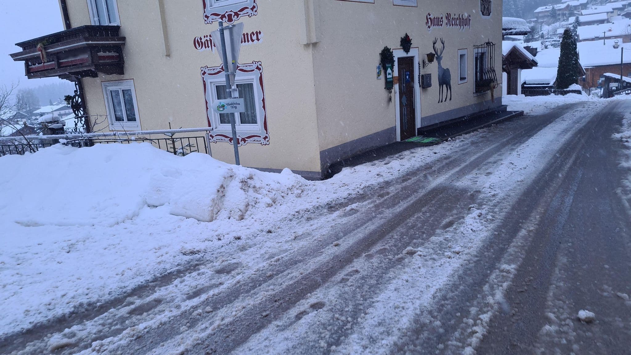 Street view near Haus Reichholf, Neukirchen am Großvenediger — © dsmm (CC BY-SA · Mapillary)