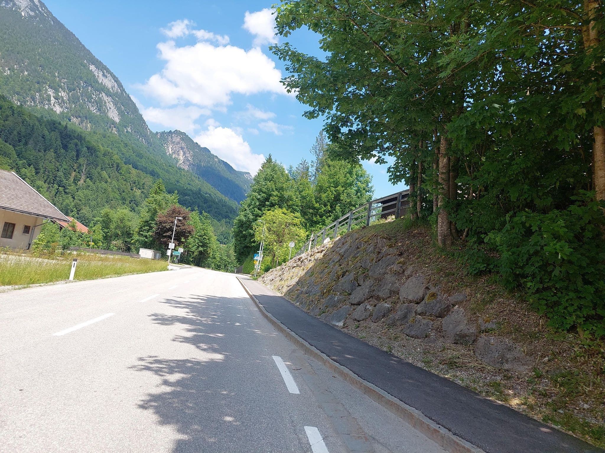 Street view near Kammerhof Mariastein, Niederbreitenbach — © viavista (CC BY-SA · Mapillary)