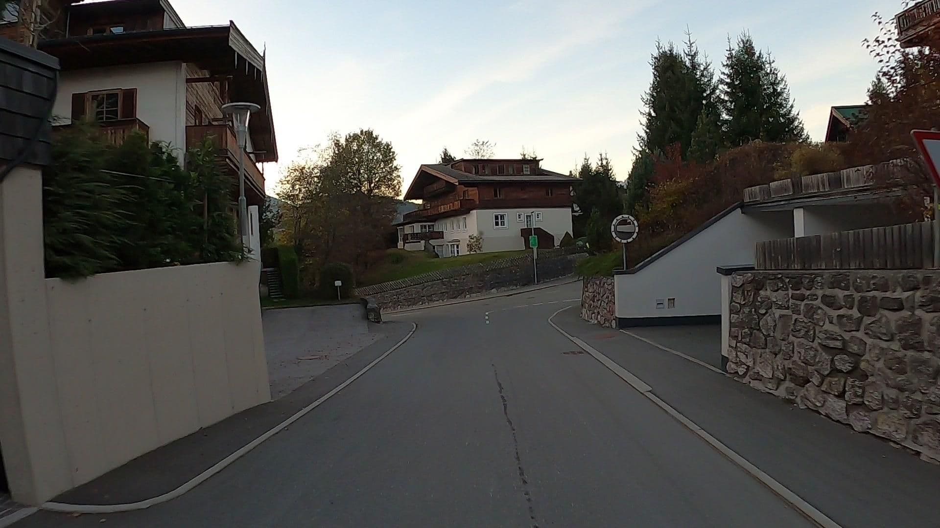 Street view near Hotel Sonnenhof, Kitzbühel — © osmplus_org (CC BY-SA · Mapillary)