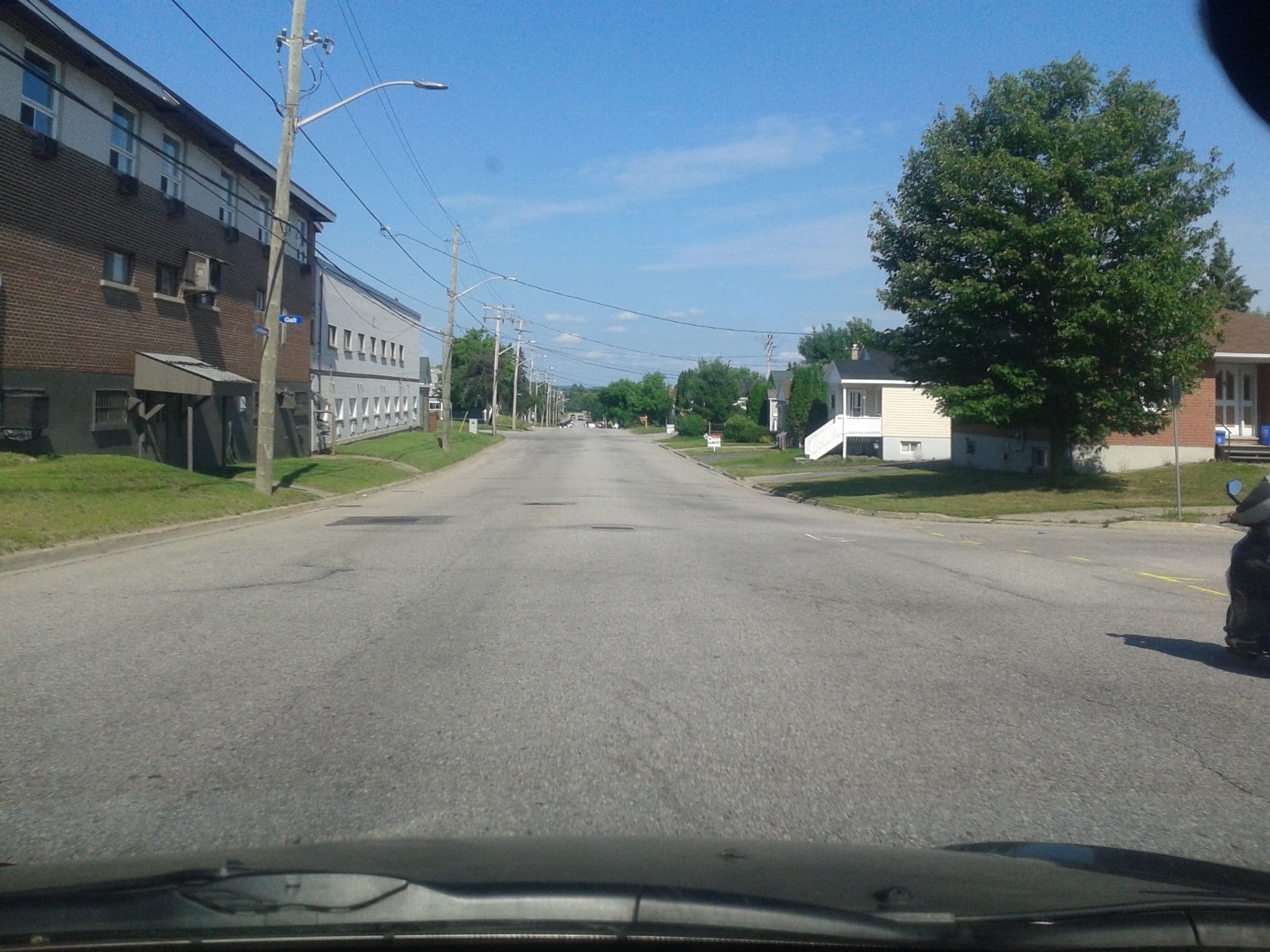 Street view near Voyager Inn, North Bay — © didymops (CC BY-SA · Mapillary)