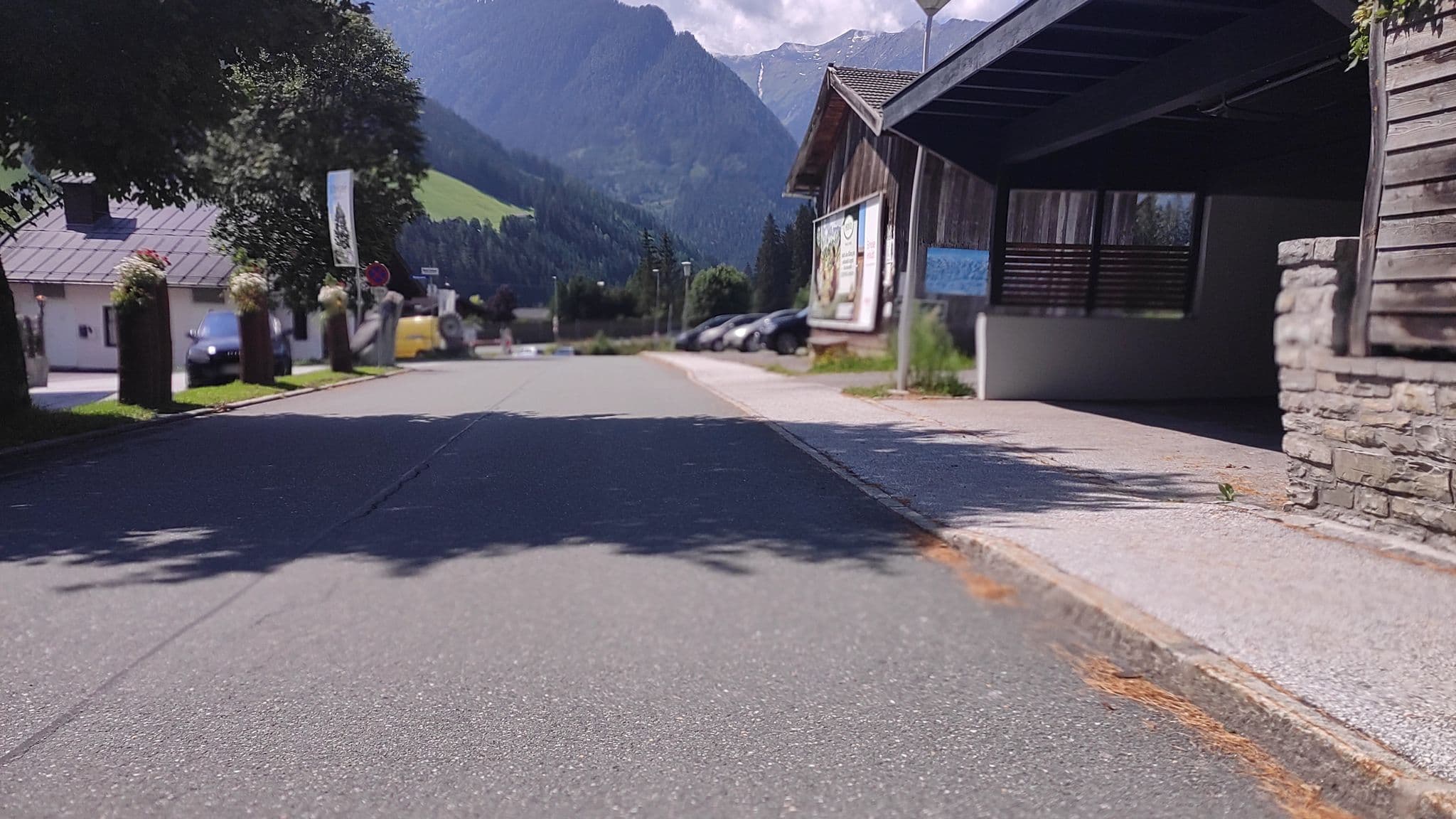 Street view near Hotel Steiger, Neukirchen am Großvenediger — © consens_verkehrsplanung (CC BY-SA · Mapillary)