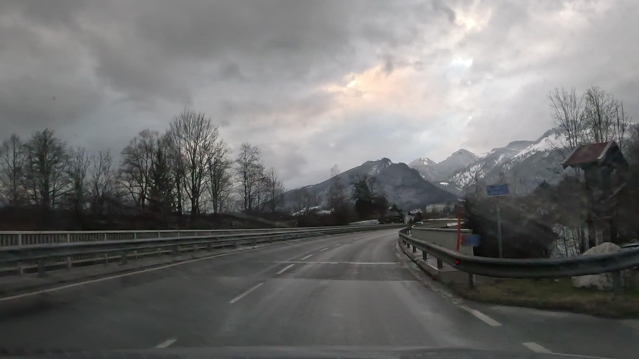 Street view near Neuwirt Cafe-Restaurant, Kössen — © stefanro74 (CC BY-SA · Mapillary)