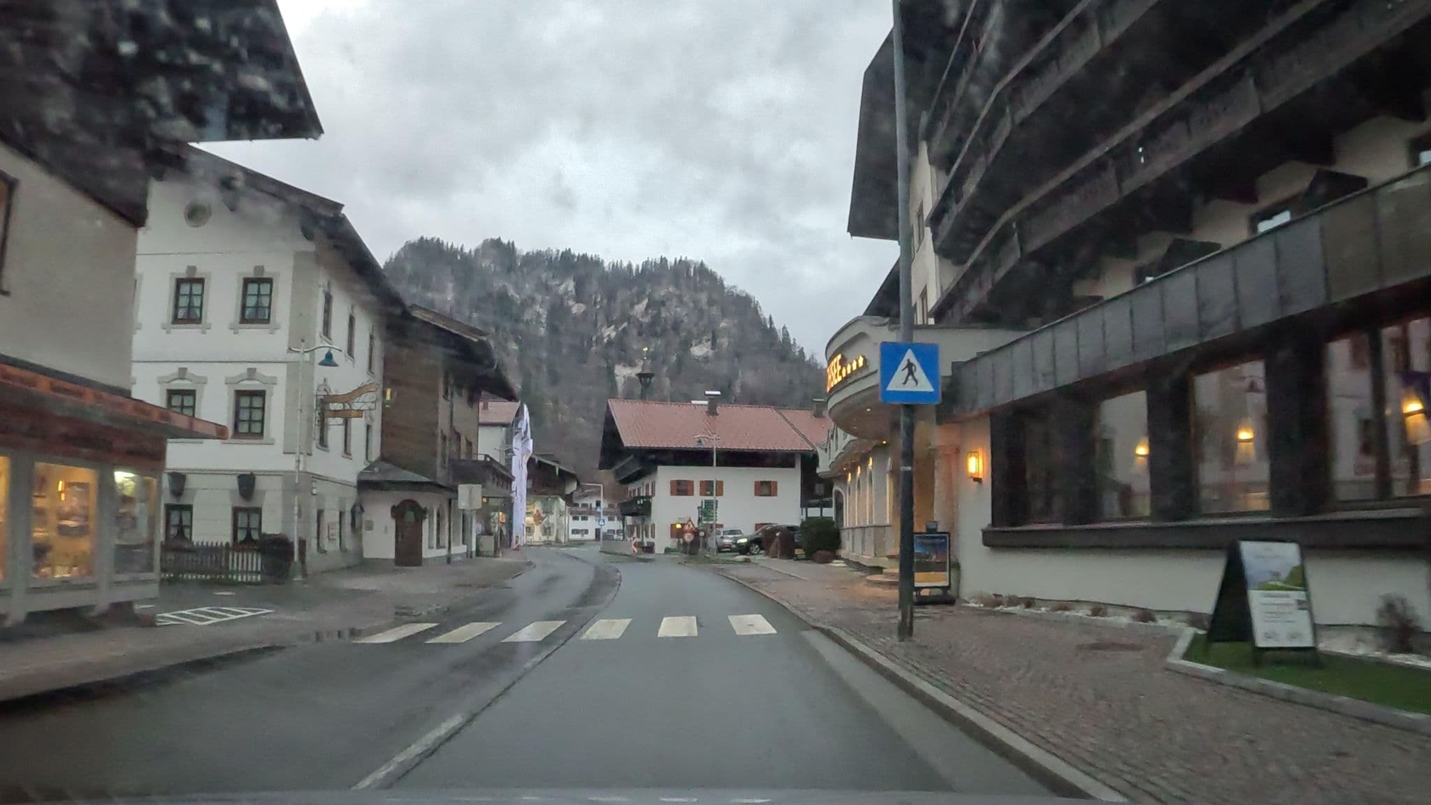 Street view near Gästehaus Hupf, Kössen — © stefanro74 (CC BY-SA · Mapillary)