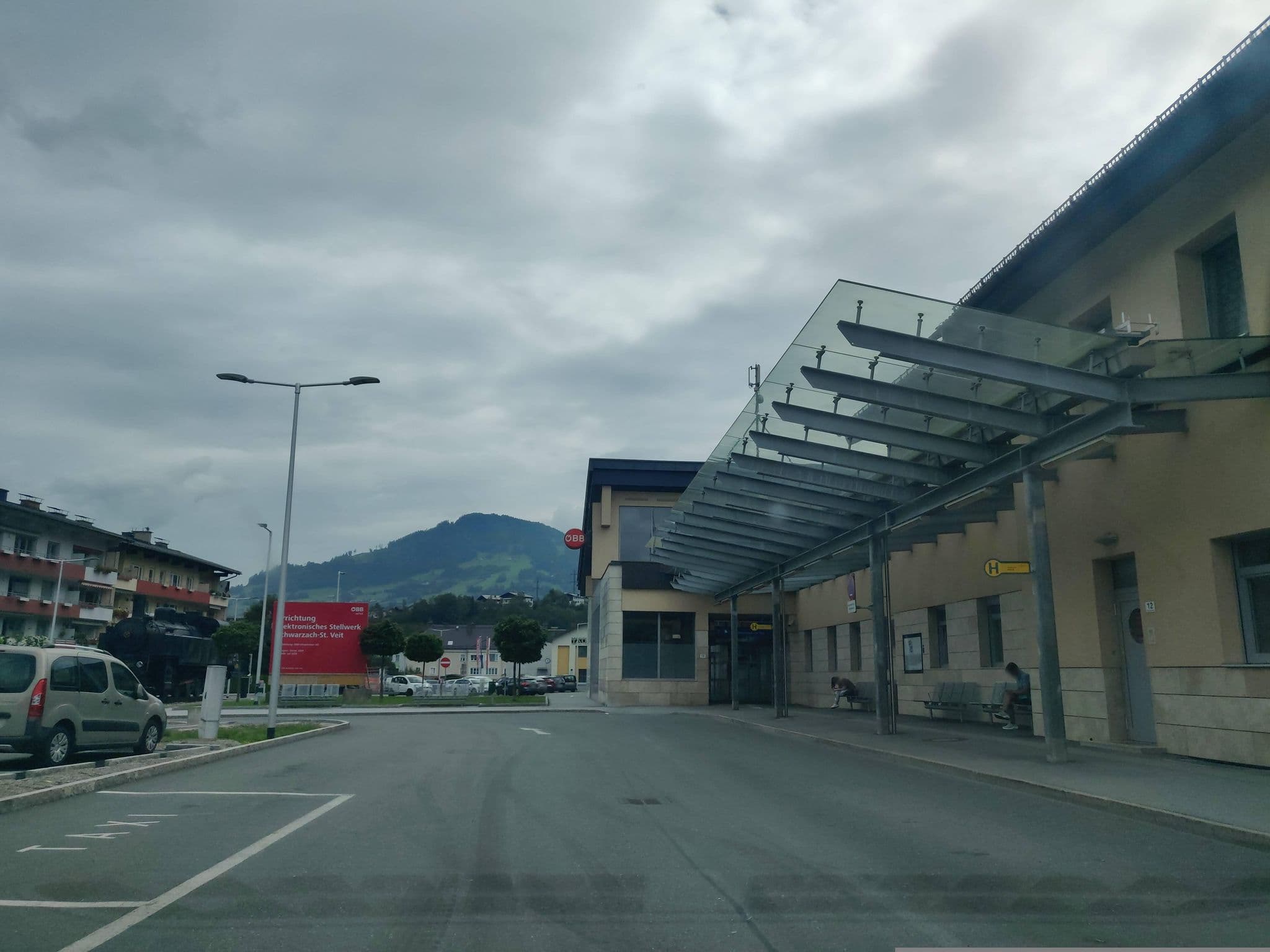 Street view near Bahnhofgaststätte, Schwarzach im Pongau — © michi063 (CC BY-SA · Mapillary)