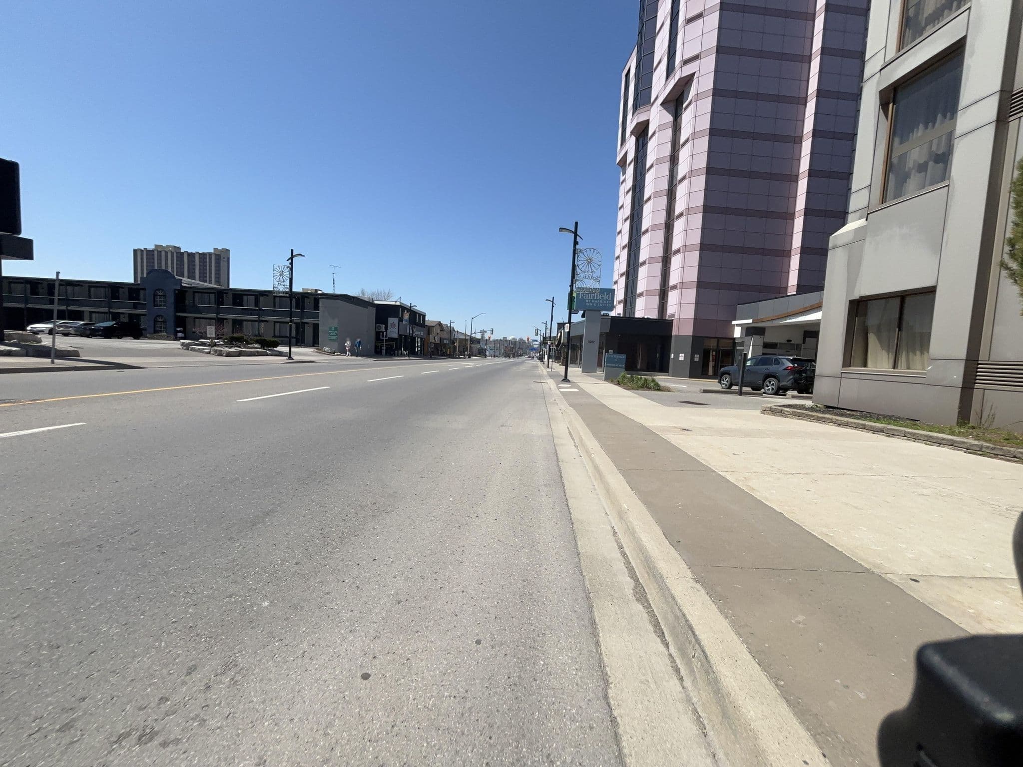Street view near Days Inn, Niagara Falls — © Lanka6359 (CC BY-SA · Mapillary)