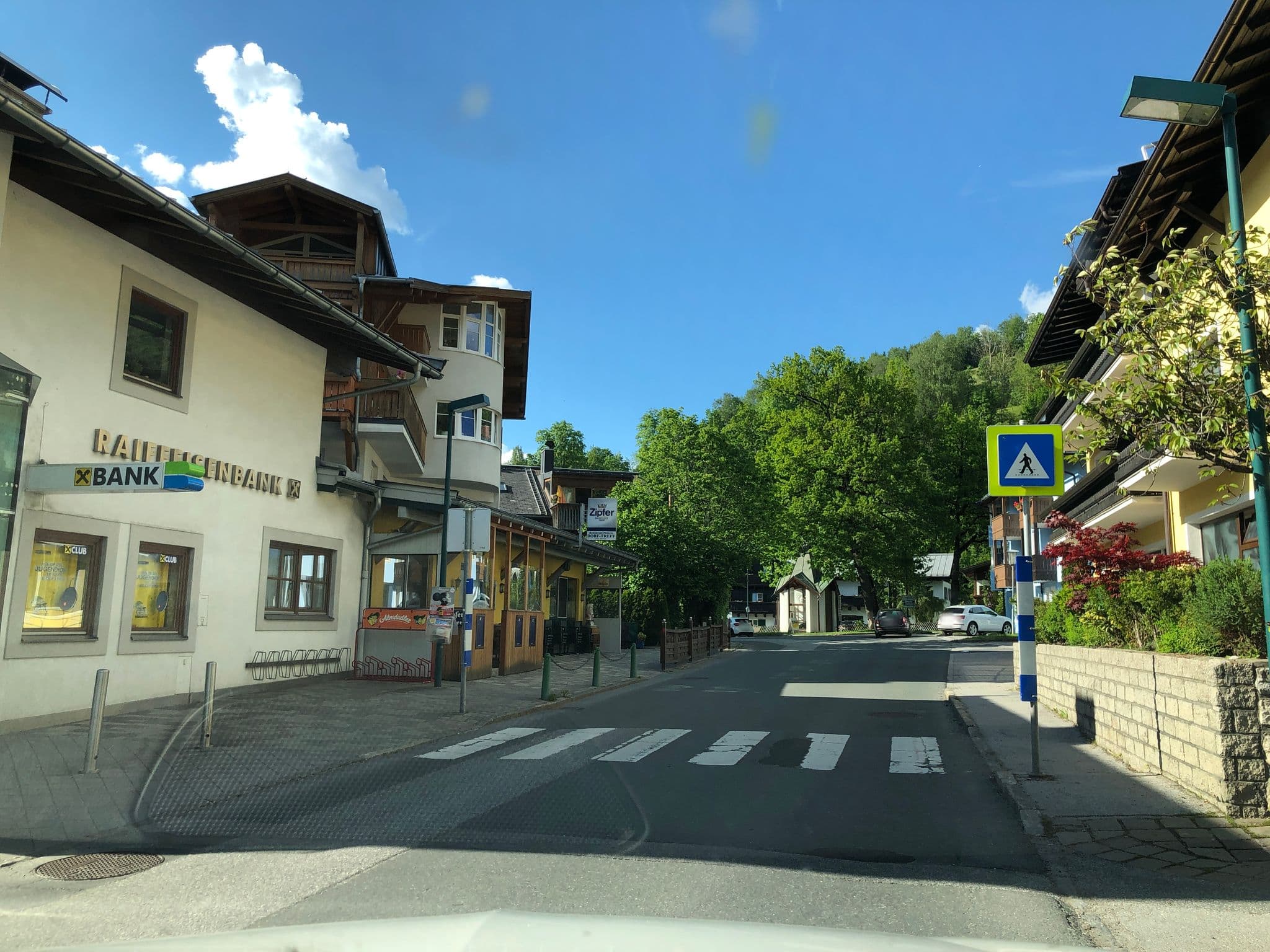 Street view near Karl & Rosa Köpf OHG, Thumersbach — © derzornigemarkus (CC BY-SA · Mapillary)