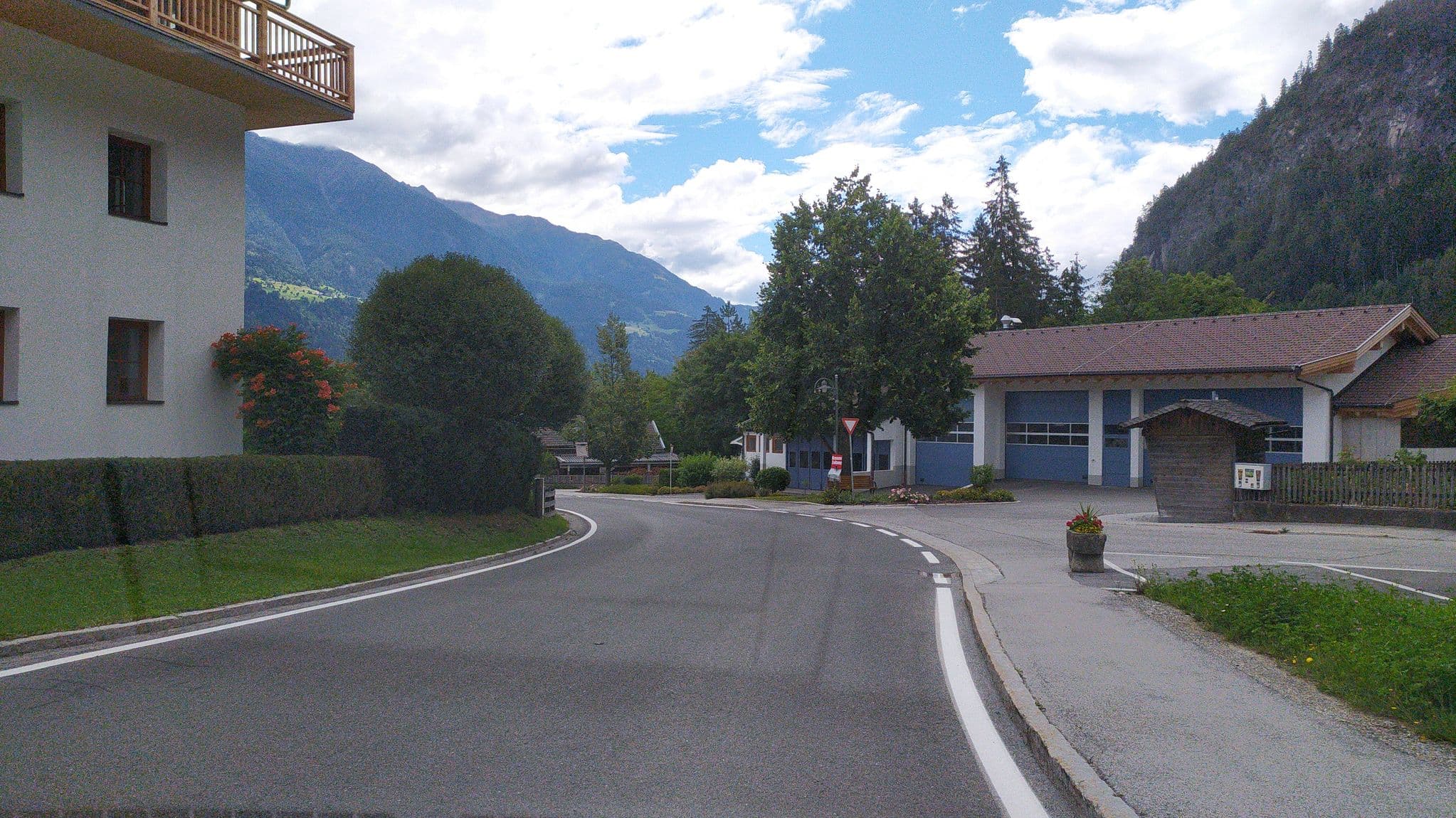 Street view near Kapeling Michelerhof, Dölsach — © suriv (CC BY-SA · Mapillary)