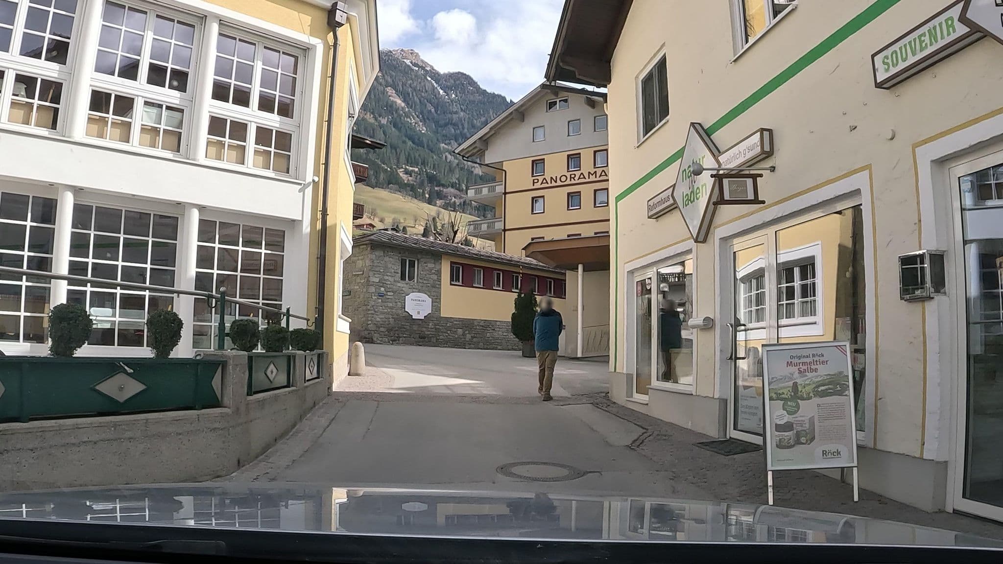 Street view near Urlaubsheim d. Gewerkschaft, der Metall-u. Textilarbeiter, Bad Hofgastein — © stefanro74 (CC BY-SA · Mapillary)