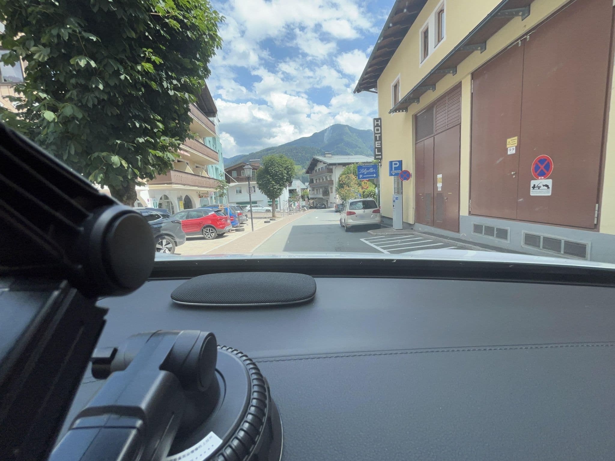 Street view near Casa Barbara, Zell am See — © lin_wang (CC BY-SA · Mapillary)