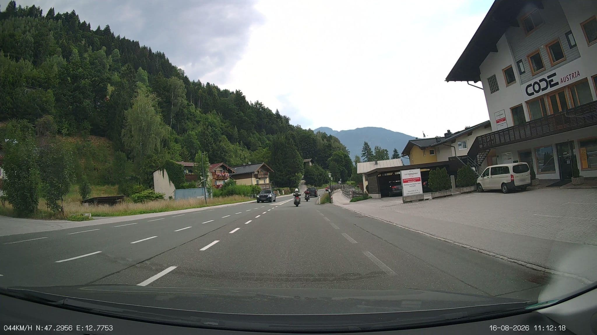 Street view near mary’s kleine landhotel, Kaprun — © heetENkoel (CC BY-SA · Mapillary)