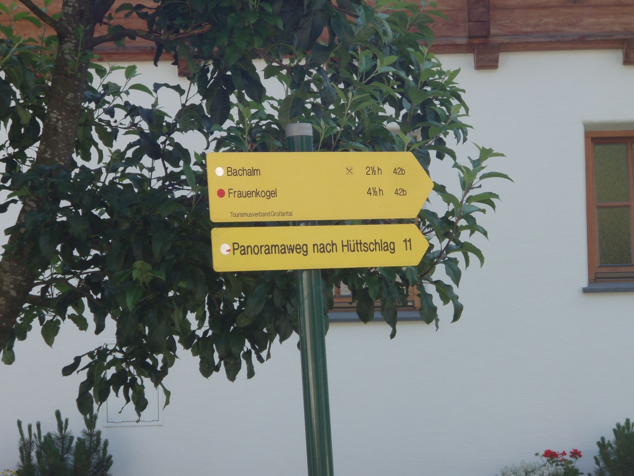 Street view near Pension Alpenhof, Grossarl — © schermy_at (CC BY-SA · Mapillary)