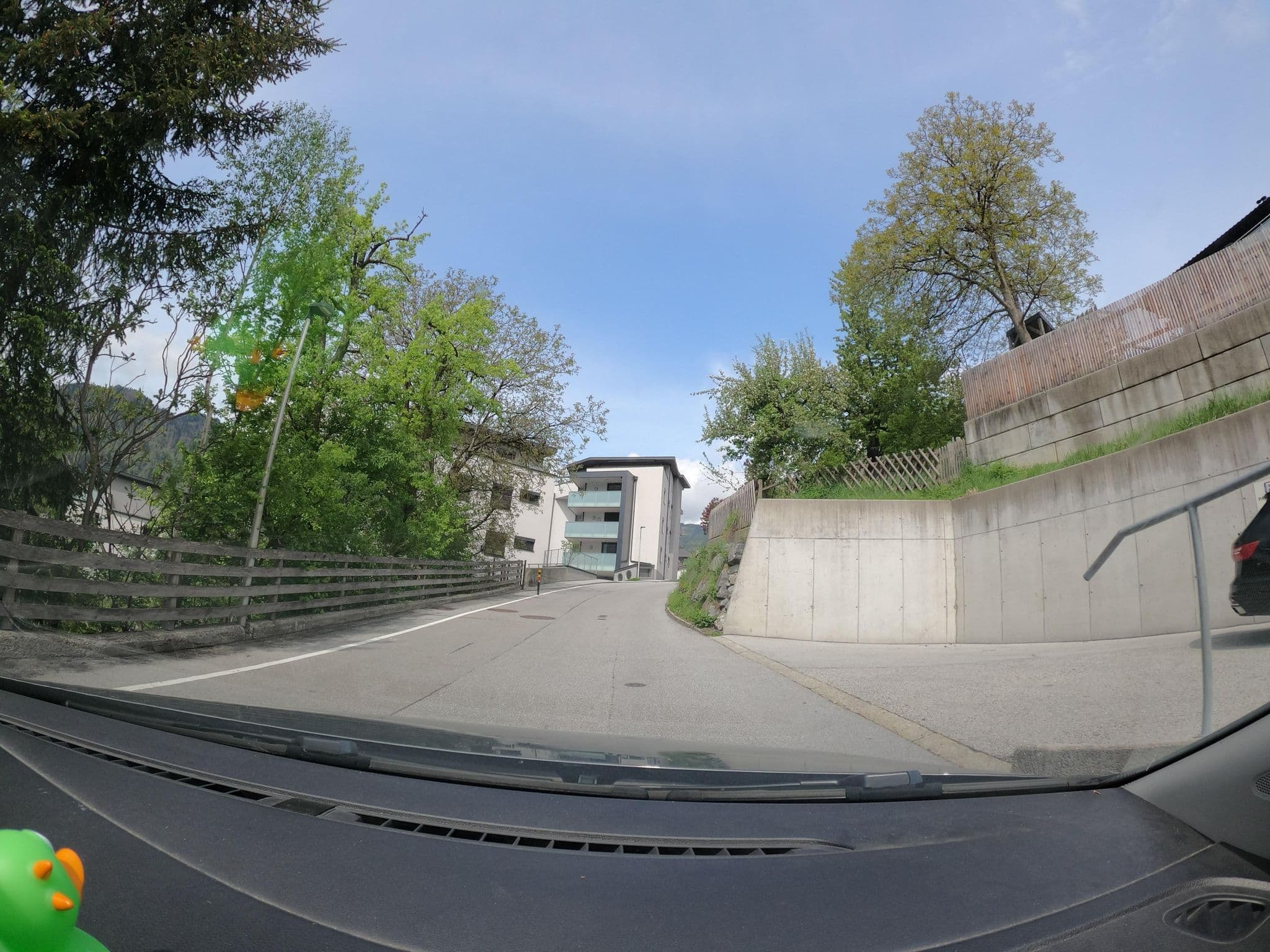 Street view near Elfriede Schnell, Sankt Johann im Pongau — © map_hard (CC BY-SA · Mapillary)