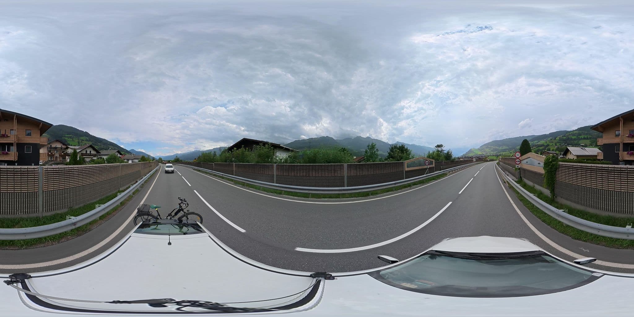 Street view near Hotel Eschbacher, Piesendorf — © osmplus_org (CC BY-SA · Mapillary)