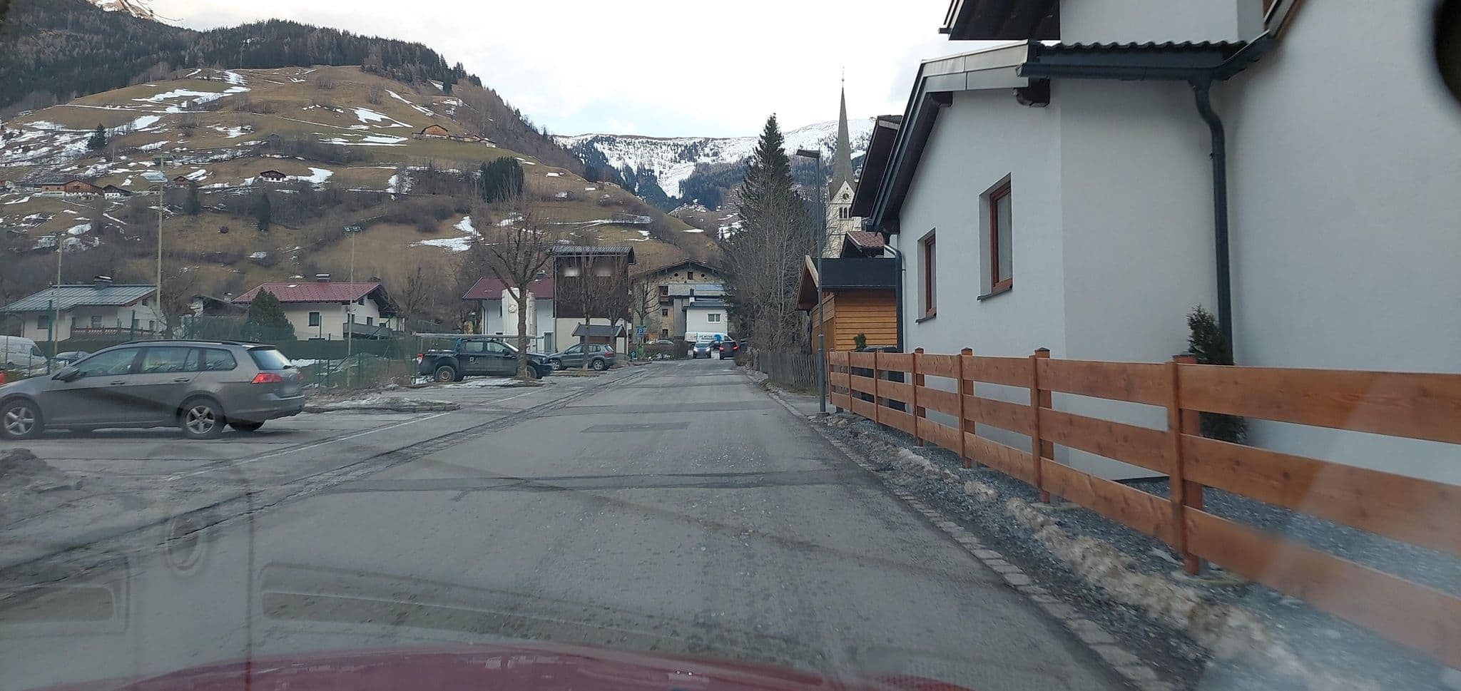 Street view near Cafe-Pension Goldgräber Frieda Gschwandtner, Rauris — © gzin (CC BY-SA · Mapillary)