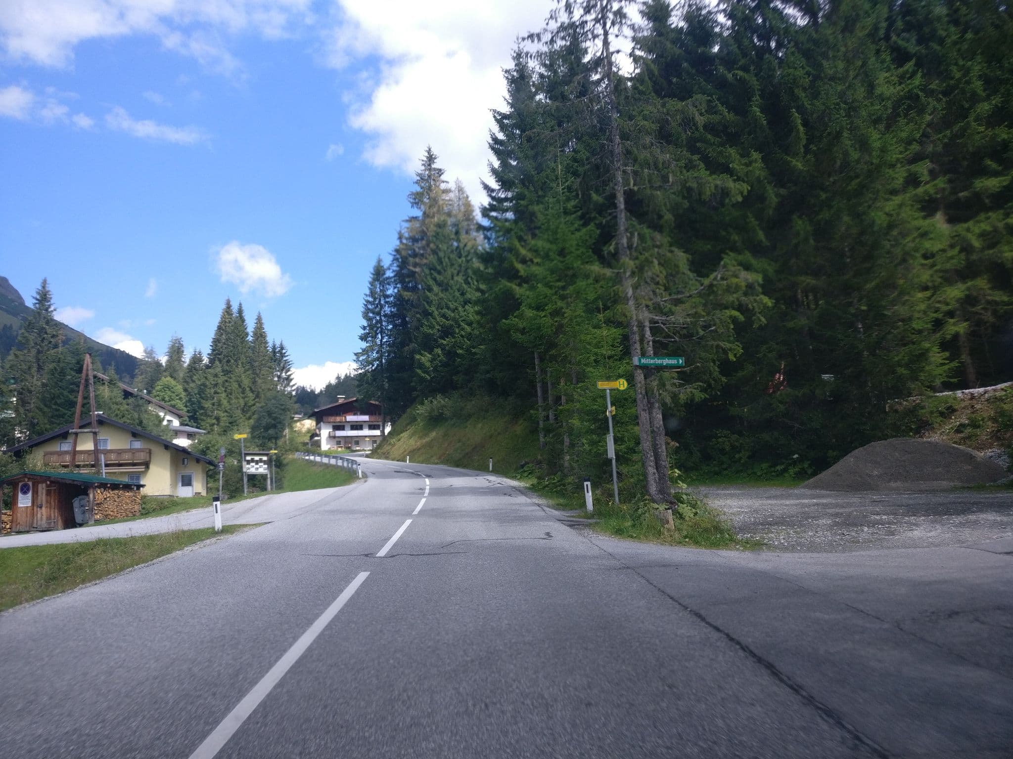 Street view near Appartementhaus Hochkönig, Mühlbach am Hochkönig — © map_hard (CC BY-SA · Mapillary)