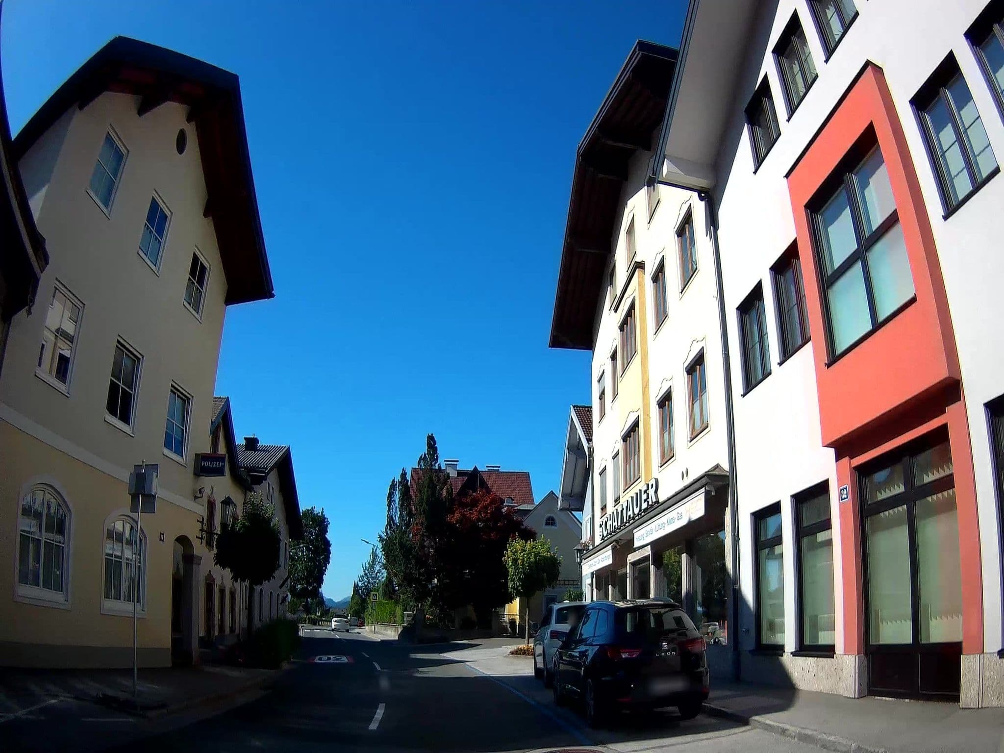Street view near Manfred Moser Elisabeth Moser, Golling an der Salzach — © fuchserl (CC BY-SA · Mapillary)