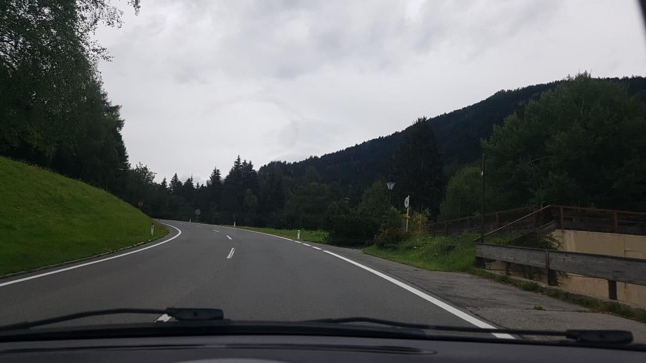 Street view near Moos-Alm, Dölsach — © mik007 (CC BY-SA · Mapillary)
