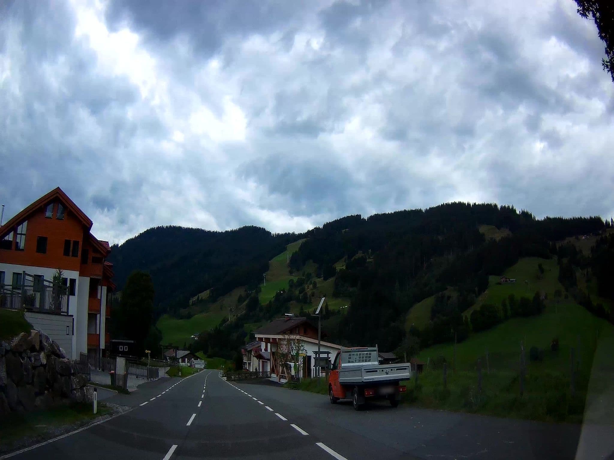 Street view near Dientenresort, Maria Alm am Steinernen Meer — © fuchserl (CC BY-SA · Mapillary)