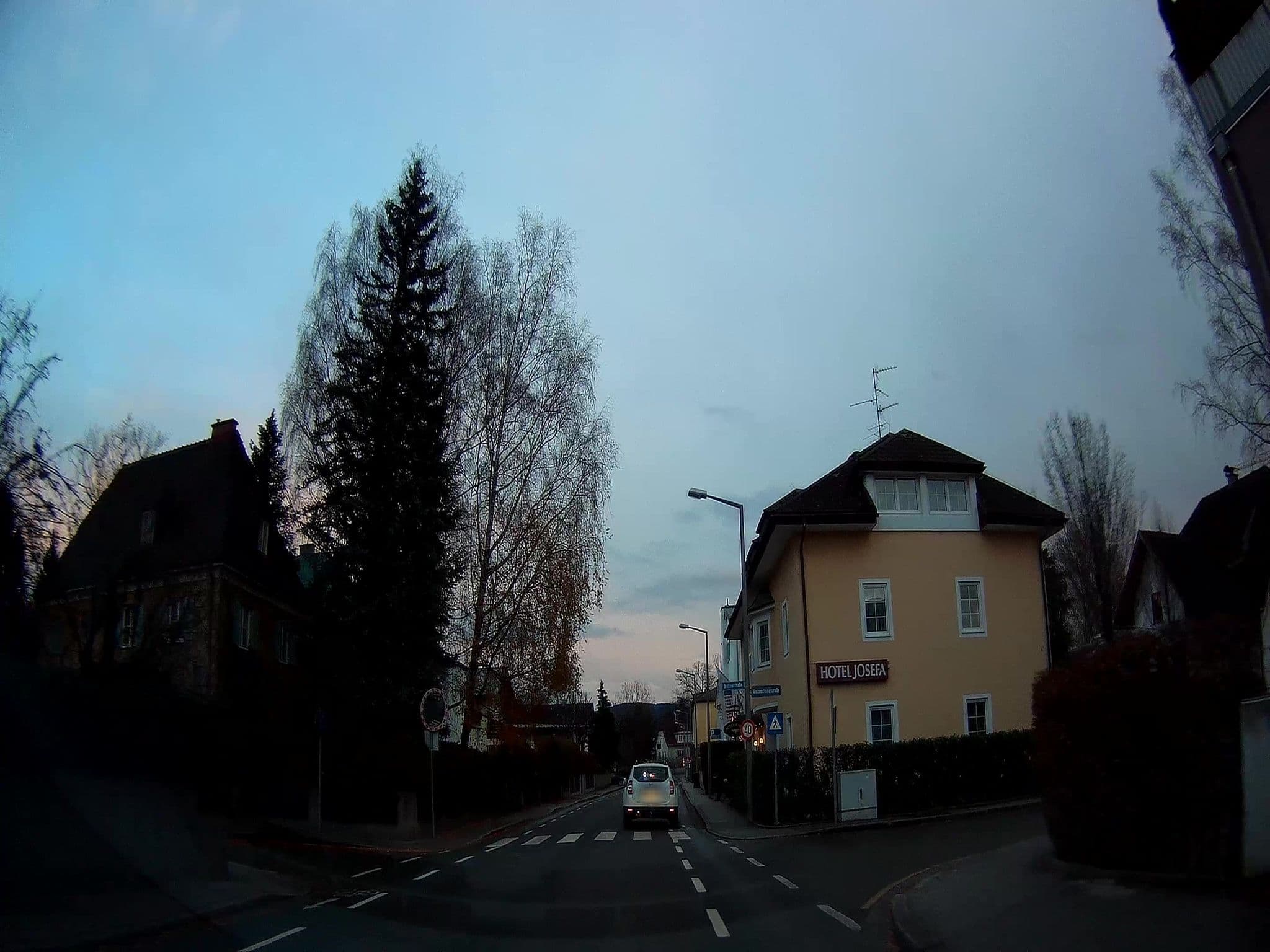 Street view near Karoline Weismann, Salzburg — © fuchserl (CC BY-SA · Mapillary)