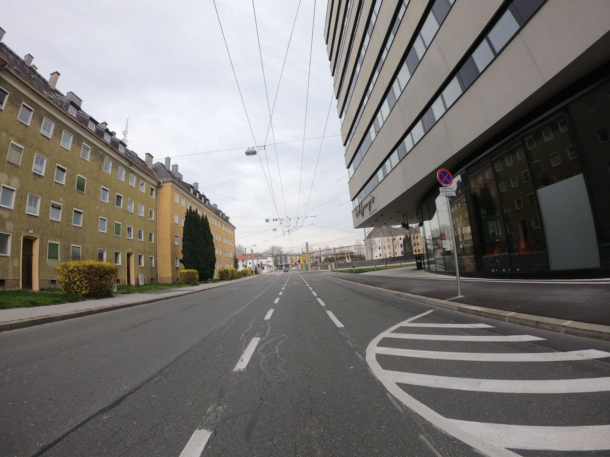 Street view near B&P Hotelbetriebsgesellschaft, Salzburg — © flansch (CC BY-SA · Mapillary)