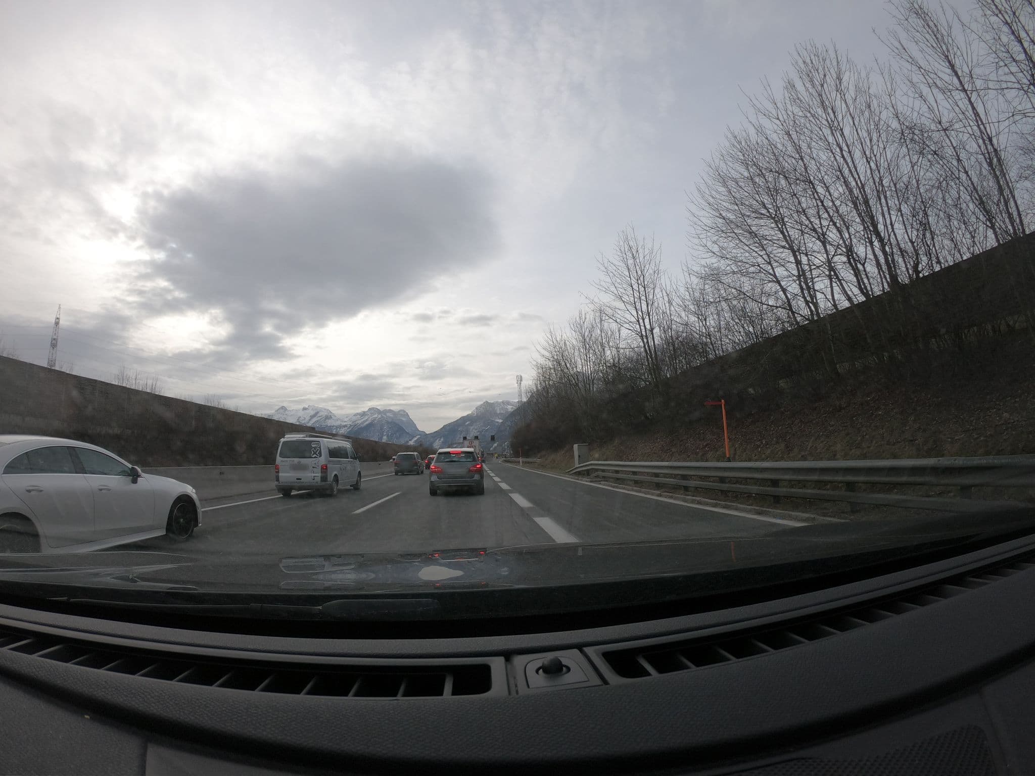 Street view near Gästehaus Krispler, Bad Vigaun — © natebus (CC BY-SA · Mapillary)