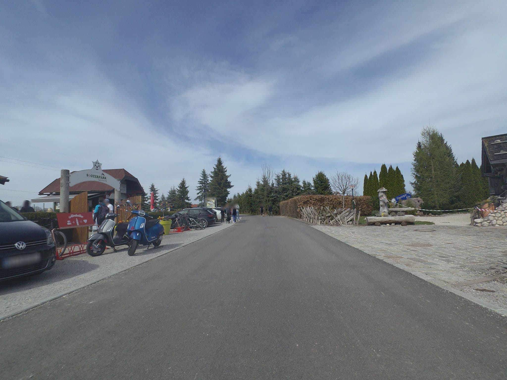 Street view near Pfenninger Alm Fam. Eisl, Siezenheim — © schermy_at (CC BY-SA · Mapillary)