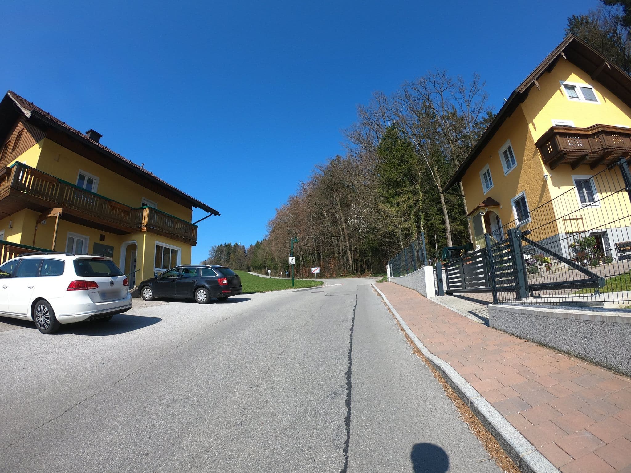 Street view near Gasthaus Reinthal, Anthering — © flansch (CC BY-SA · Mapillary)