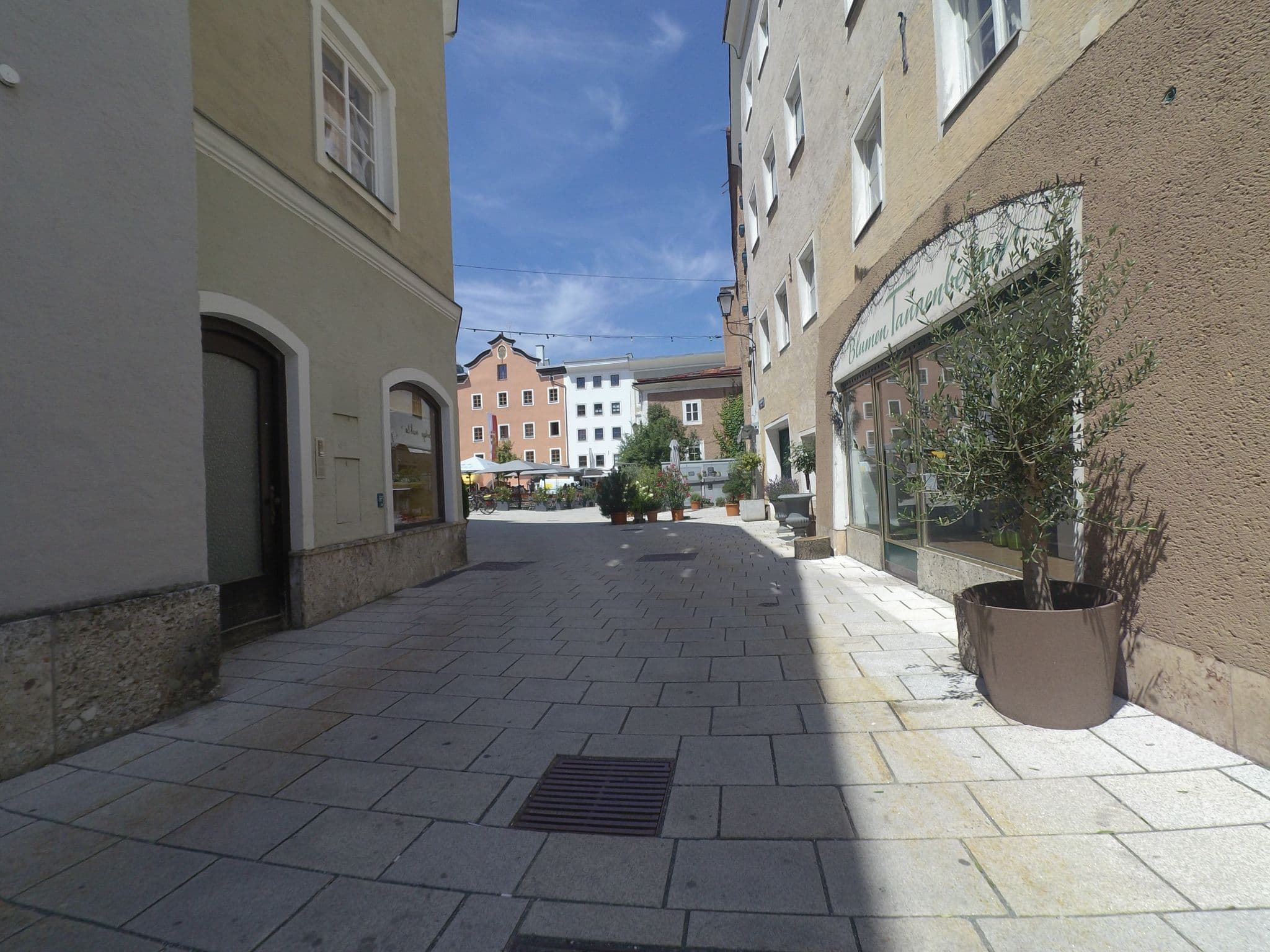 Street view near Maksic Gastbetriebe, Hallein — © schermy_at (CC BY-SA · Mapillary)