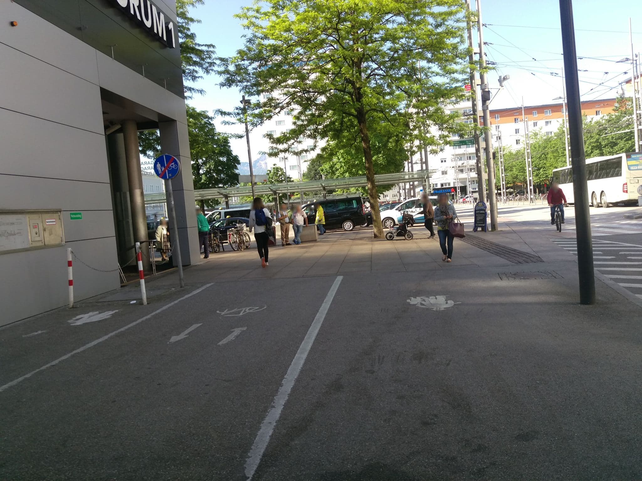 Street view near THR in Salzburg Hotelbetriebs- und Management GmbH, Salzburg — © aceini (CC BY-SA · Mapillary)