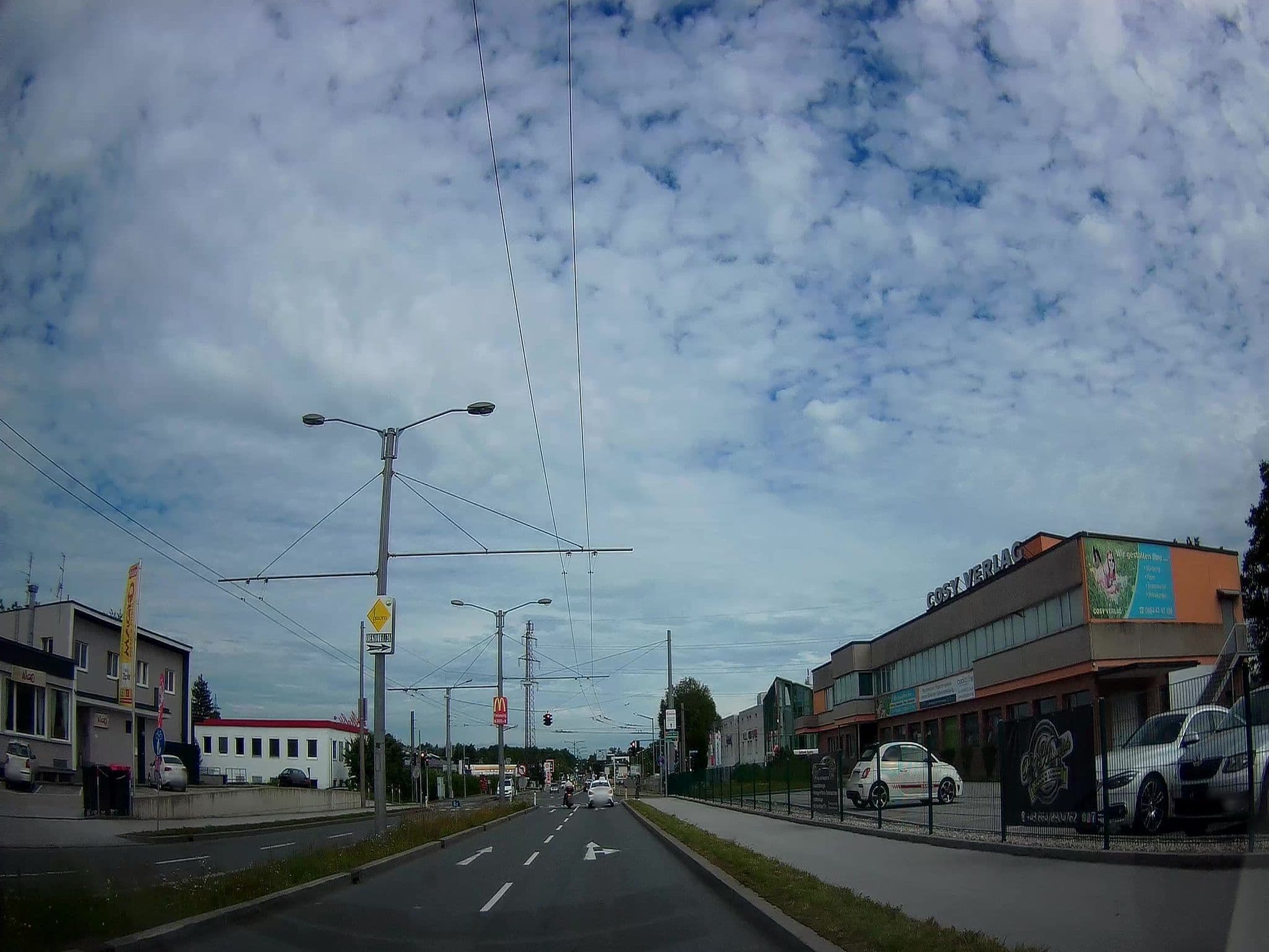 Street view near Hotel Winzer H.u.M. Zuckerstätter, Siezenheim — © fuchserl (CC BY-SA · Mapillary)
