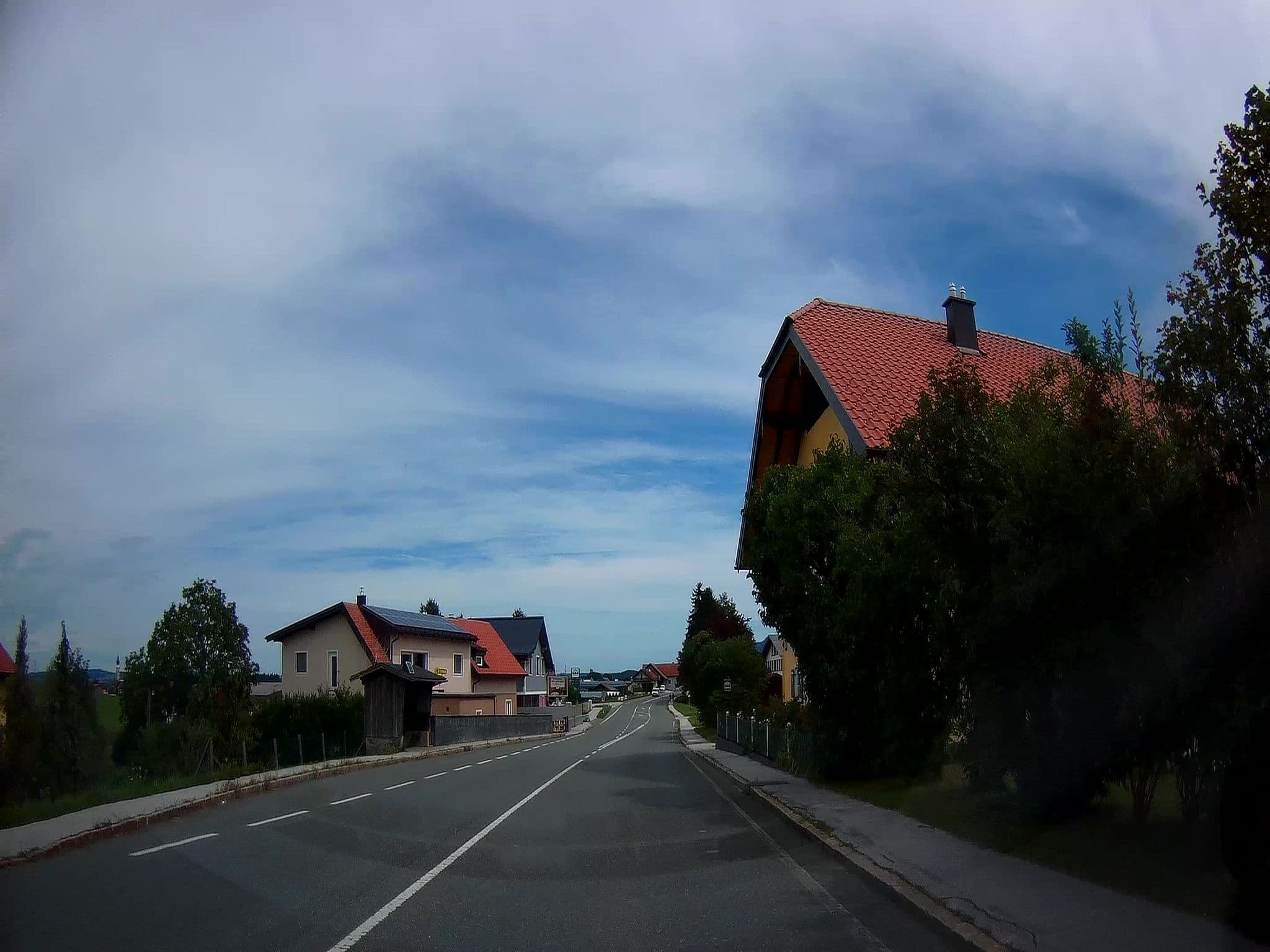 Street view near Georg & Johanna Aspacher, Privatzimmer, Eugendorf — © fuchserl (CC BY-SA · Mapillary)