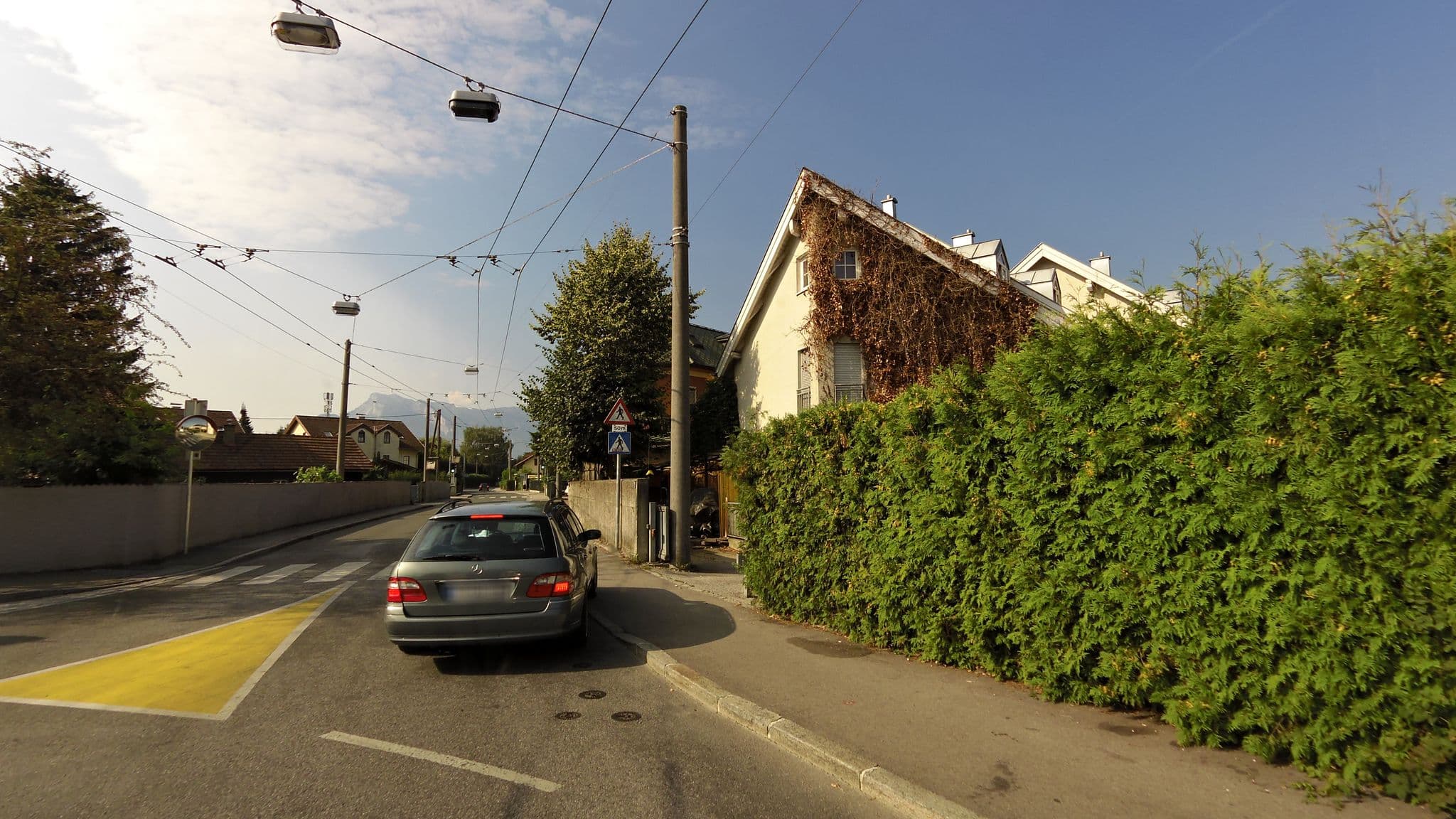 Street view near Gasthof Auwirt, Bergheim — © czmrtn (CC BY-SA · Mapillary)