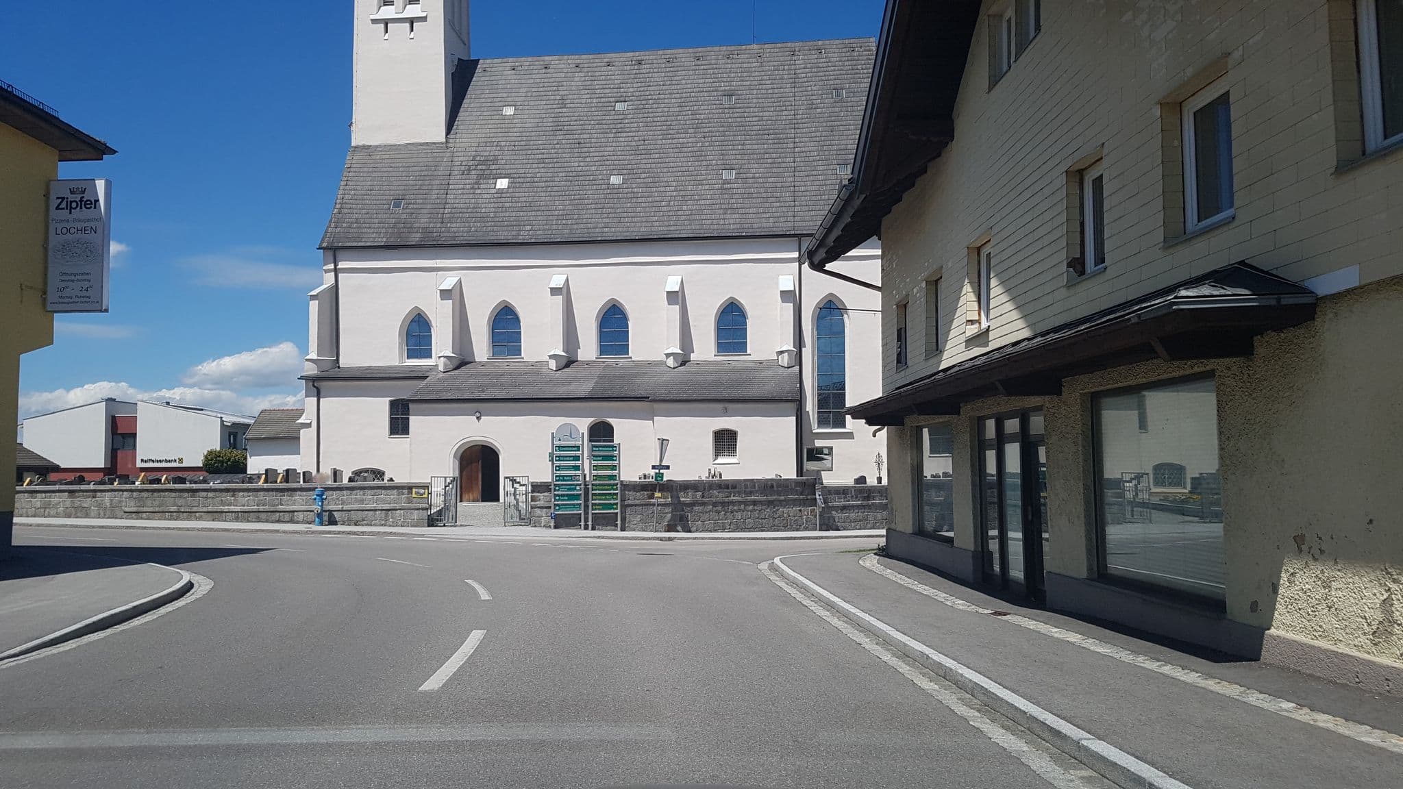 Street view near Kriechbaum Johann, Strasswalchen — © schermy_at (CC BY-SA · Mapillary)