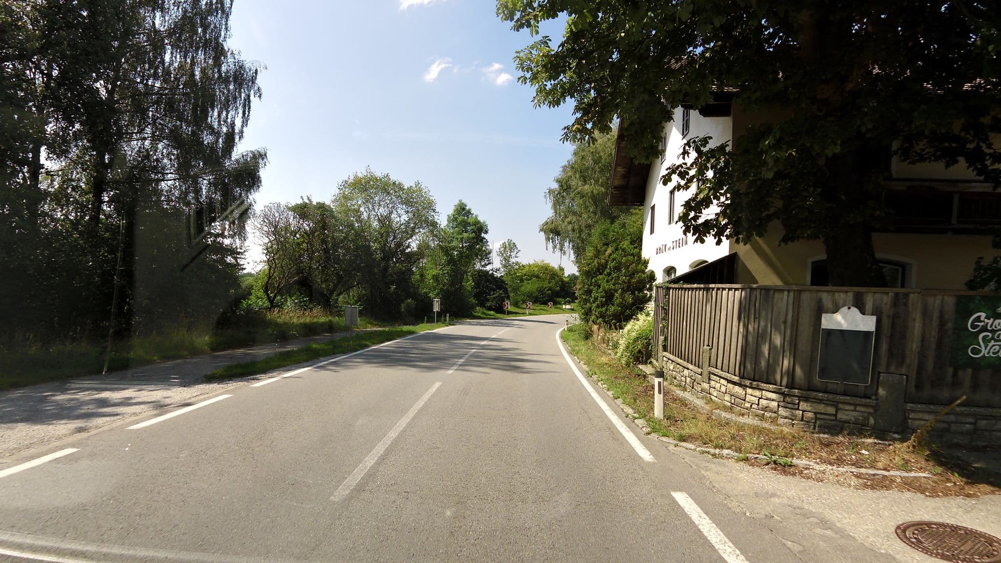Street view near Bräu am Stein, Munderfing — © czmrtn (CC BY-SA · Mapillary)