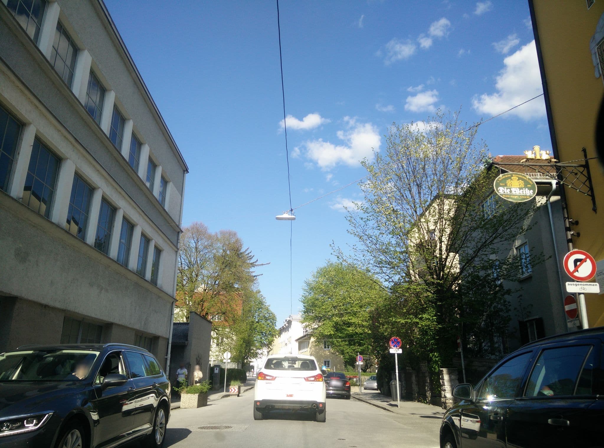 Street view near Gasthaus Weißbier, Salzburg — © knjegi (CC BY-SA · Mapillary)