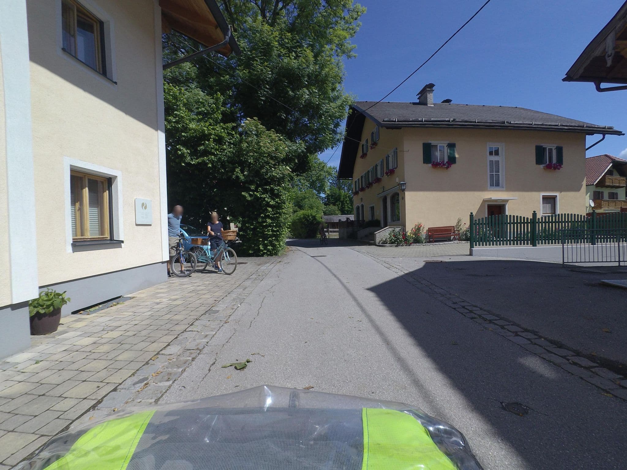Street view near Husarenwirt, Anif — © schermy_at (CC BY-SA · Mapillary)