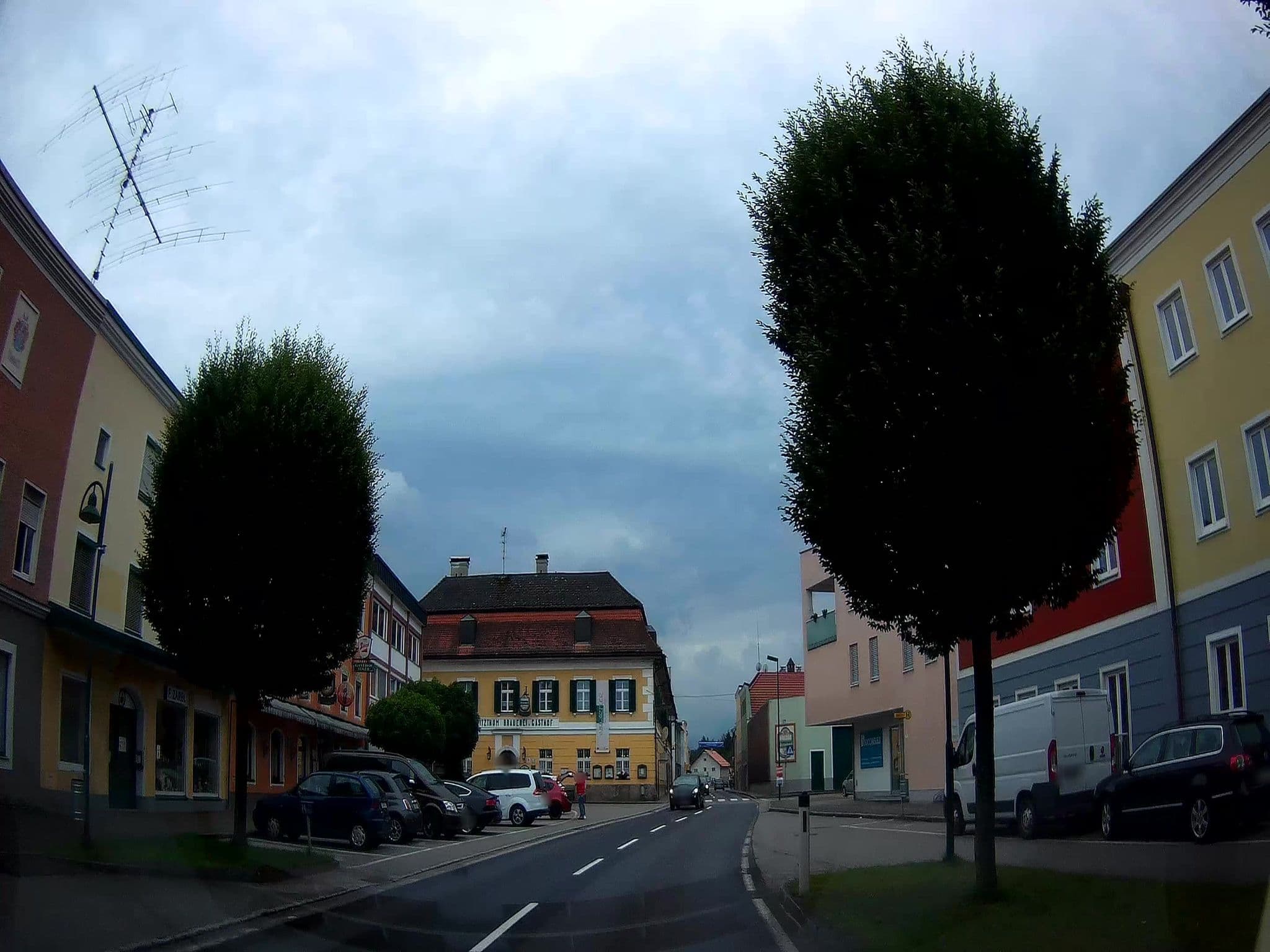 Street view near Gasthaus-Pizzeria Luger, Mauerkirchen — © fuchserl (CC BY-SA · Mapillary)