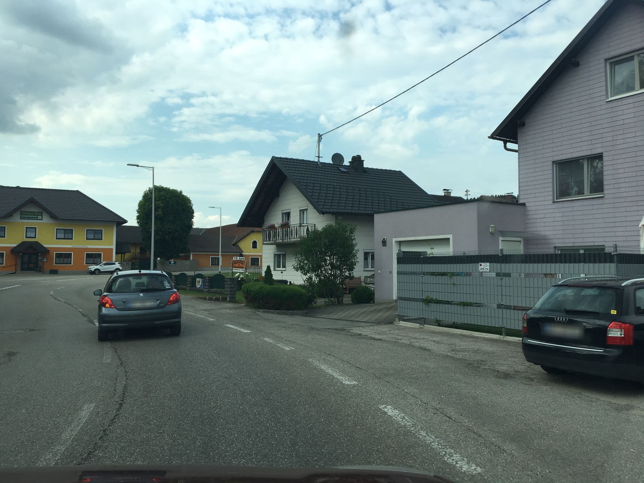 Street view near Stiegl- Eck, Schalchen — © schobi (CC BY-SA · Mapillary)