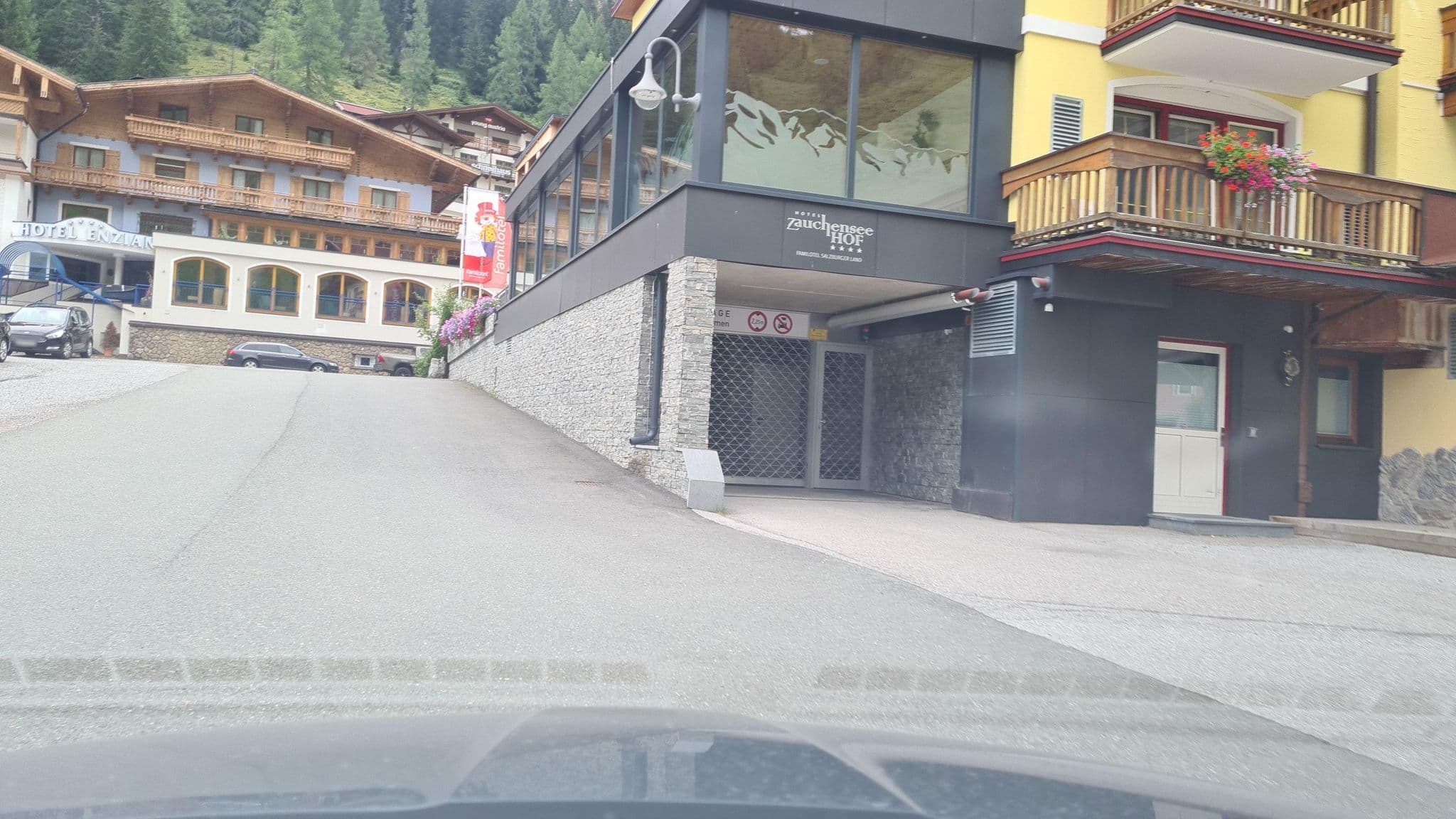 Street view near Berg und Ski-Hotel Enzian Zauchensee, Radstadt — © schermy_at (CC BY-SA · Mapillary)