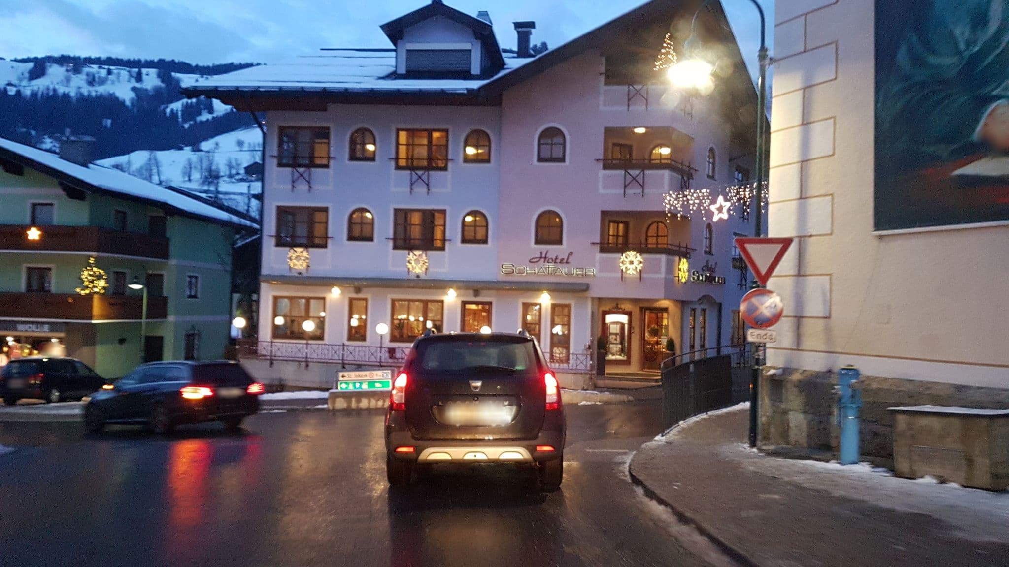 Street view near Hansjörg Fischbacher - Hotel Sonne, Hof — © it_s_so_funny (CC BY-SA · Mapillary)