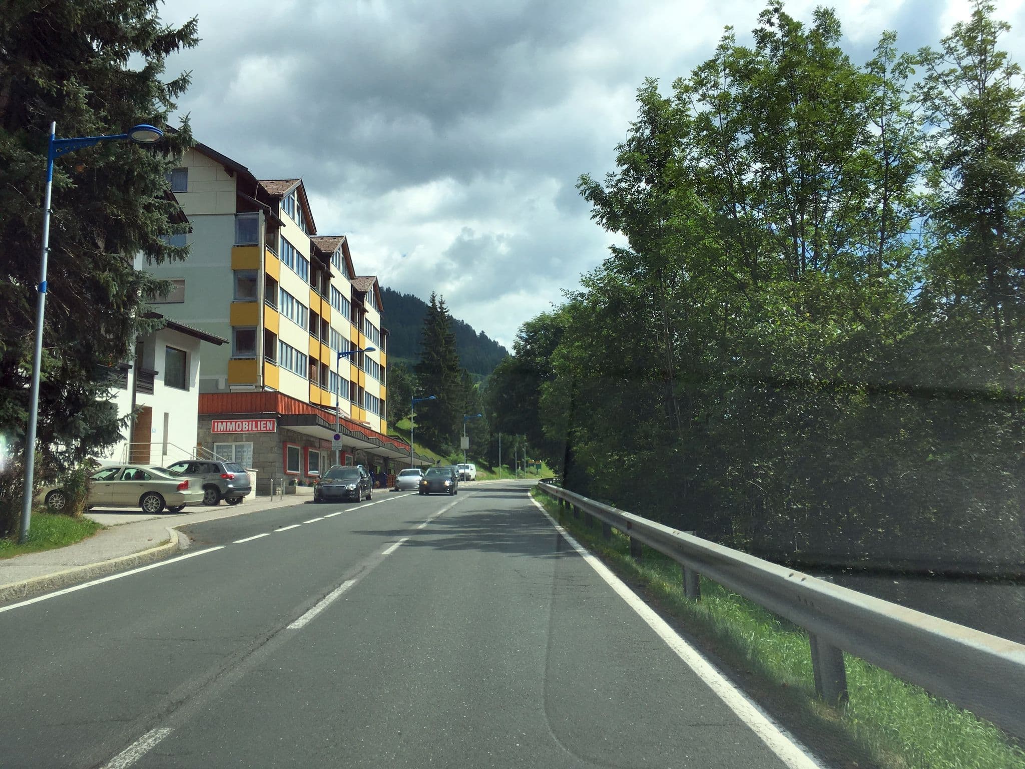 Street view near BAD & SKI Hotelbetriebs-GmbH, Radenthein — © istefanos (CC BY-SA · Mapillary)