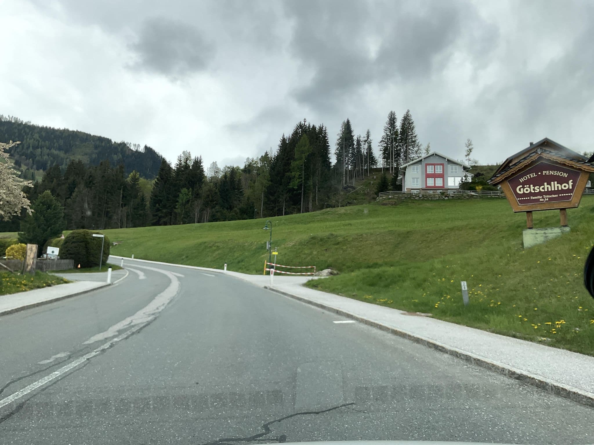 Street view near Pension Unterzeiser - Jürgen Walcher, Schladming — © schladming1 (CC BY-SA · Mapillary)