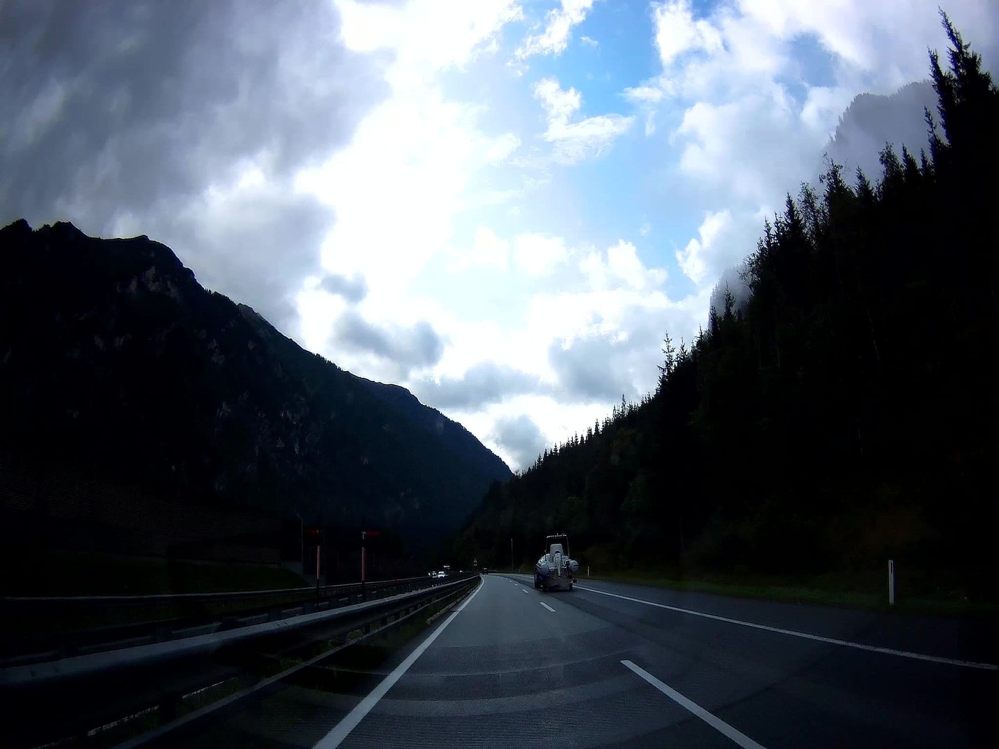 Street view near Alpin Chalet Flachauwinkel, Hof — © fuchserl (CC BY-SA · Mapillary)