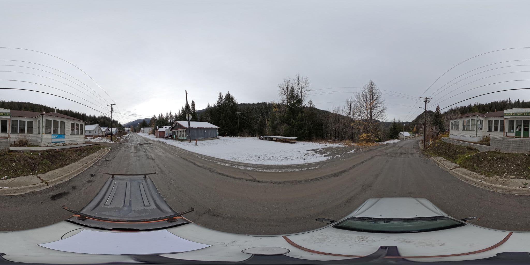 Street view near Bralorne Pioneer Motel, Pemberton — © danielcomcom (CC BY-SA · Mapillary)