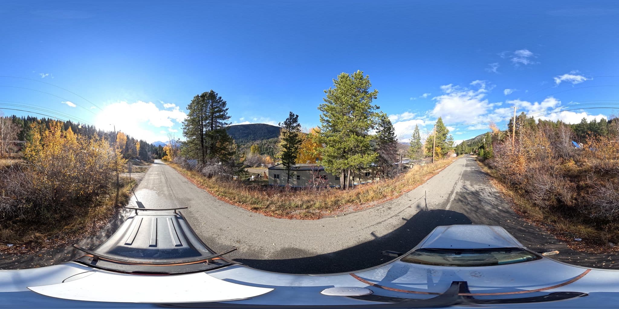 Street view near Gold Dust Motel, Pemberton — © danielcomcom (CC BY-SA · Mapillary)